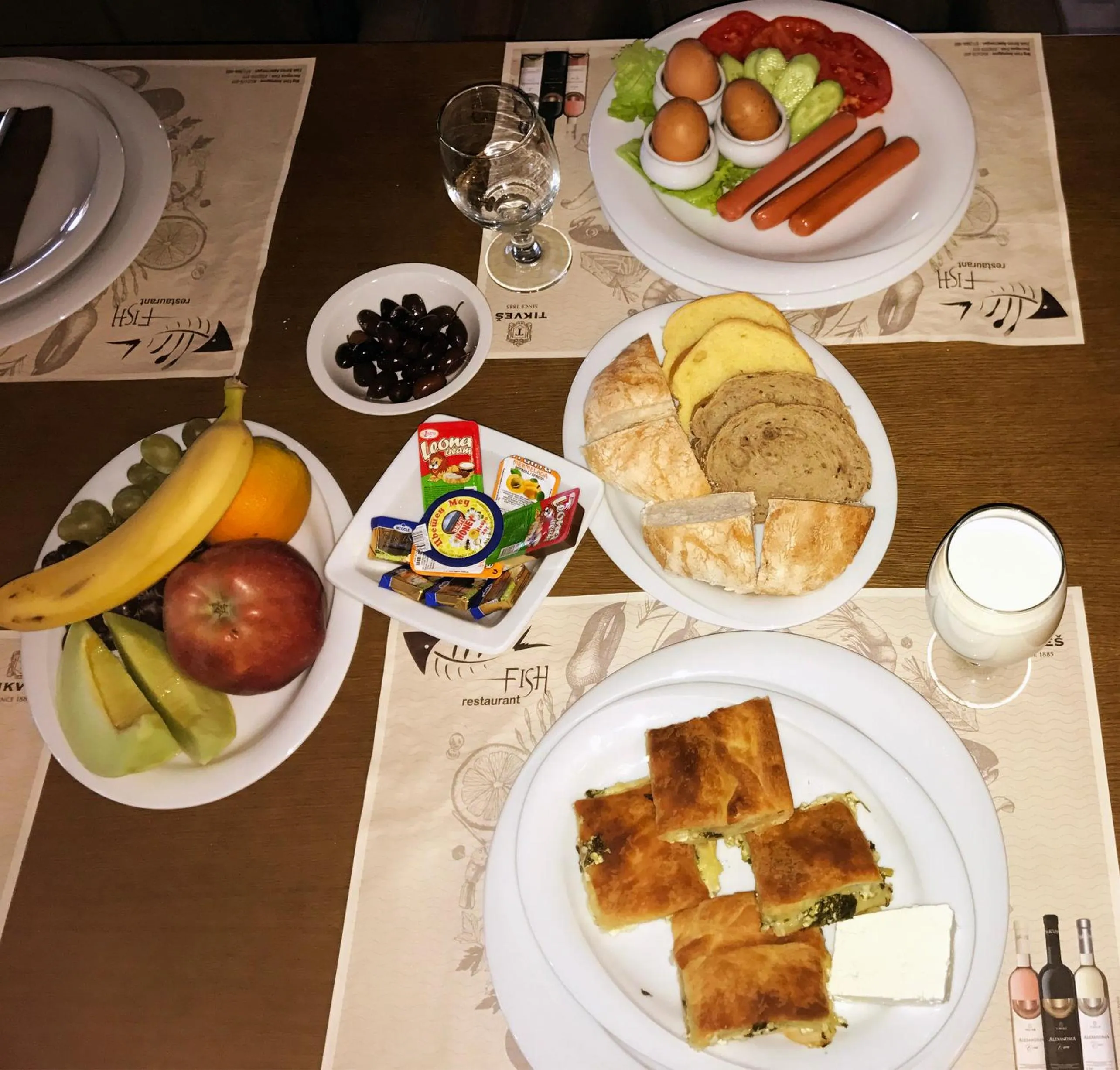 Breakfast in Hotel Aristocrat & Fish Restaurant