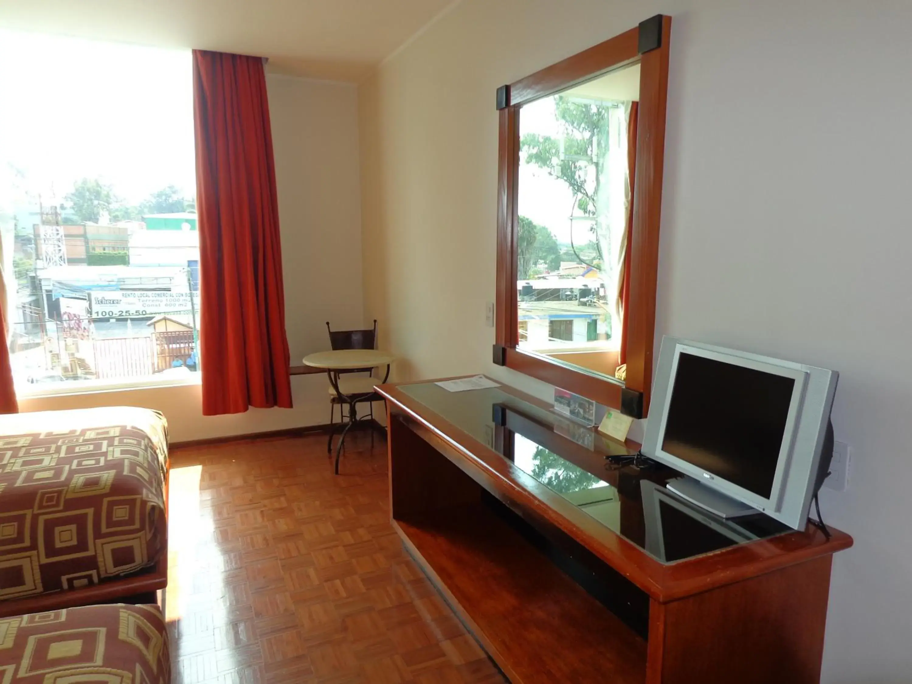 Bedroom, TV/Entertainment Center in GS Cuernavaca