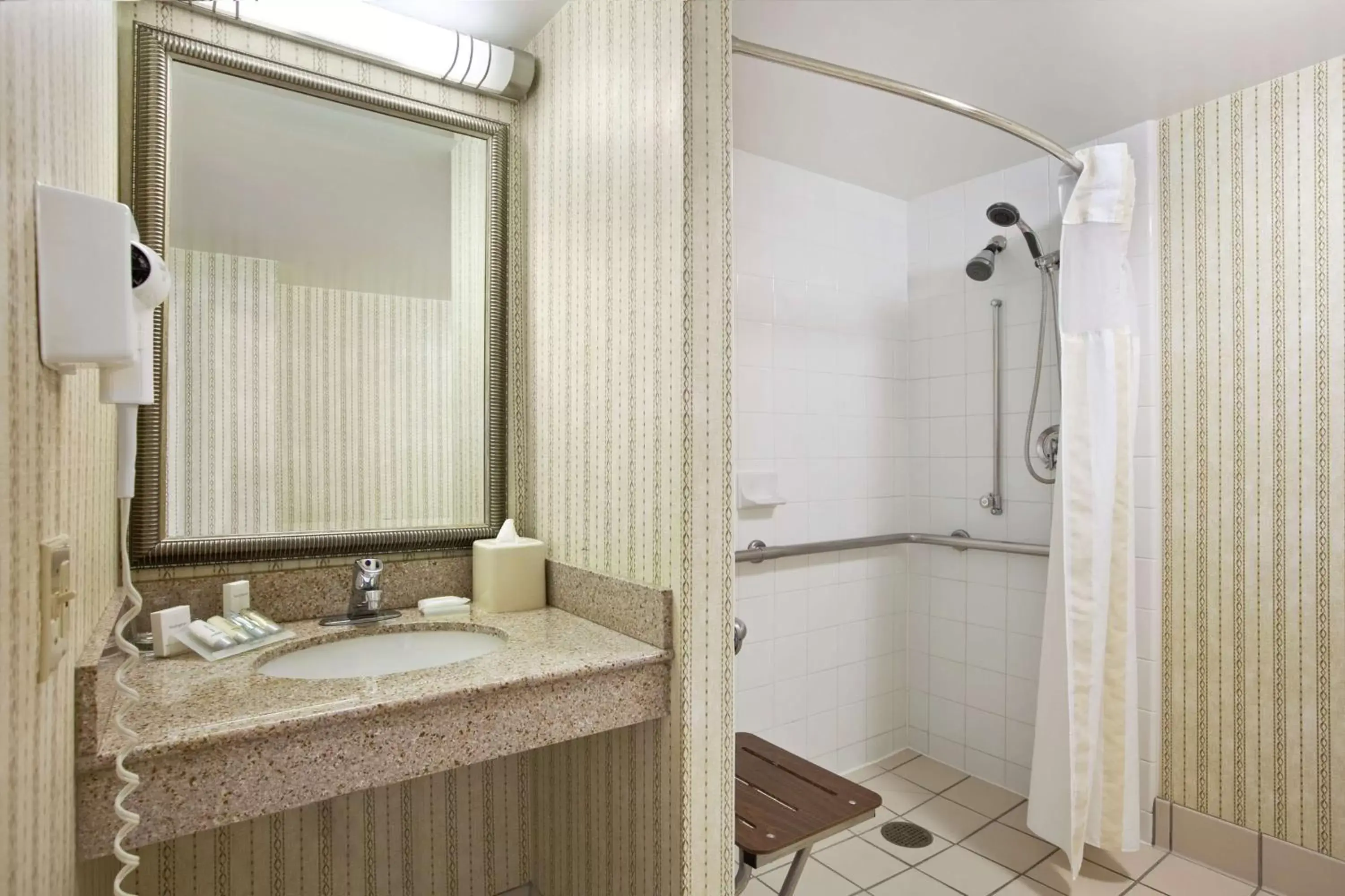 Bathroom in Hilton Garden Inn Oakbrook Terrace