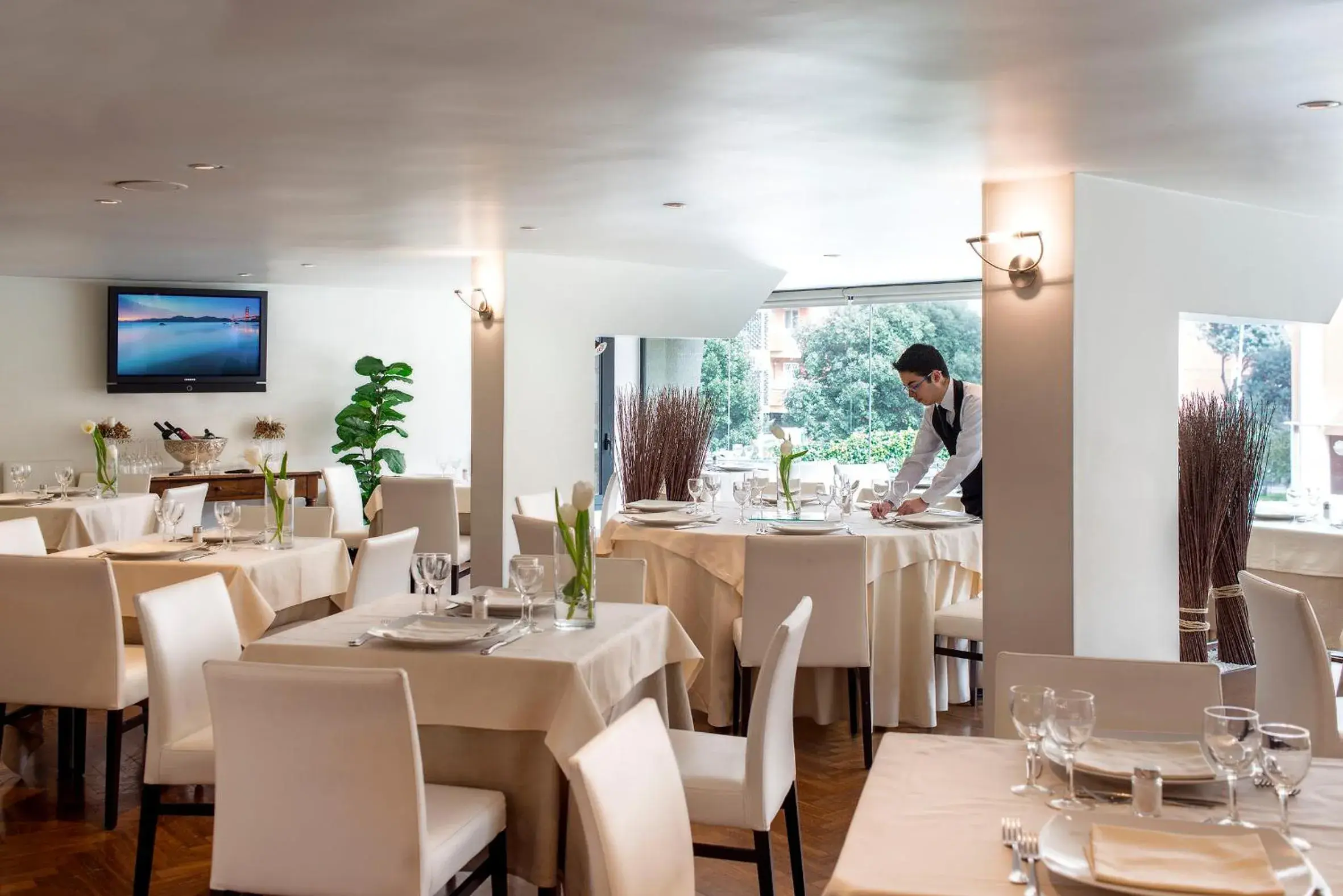 Restaurant/Places to Eat in Sardegna Hotel - Suites & Restaurant