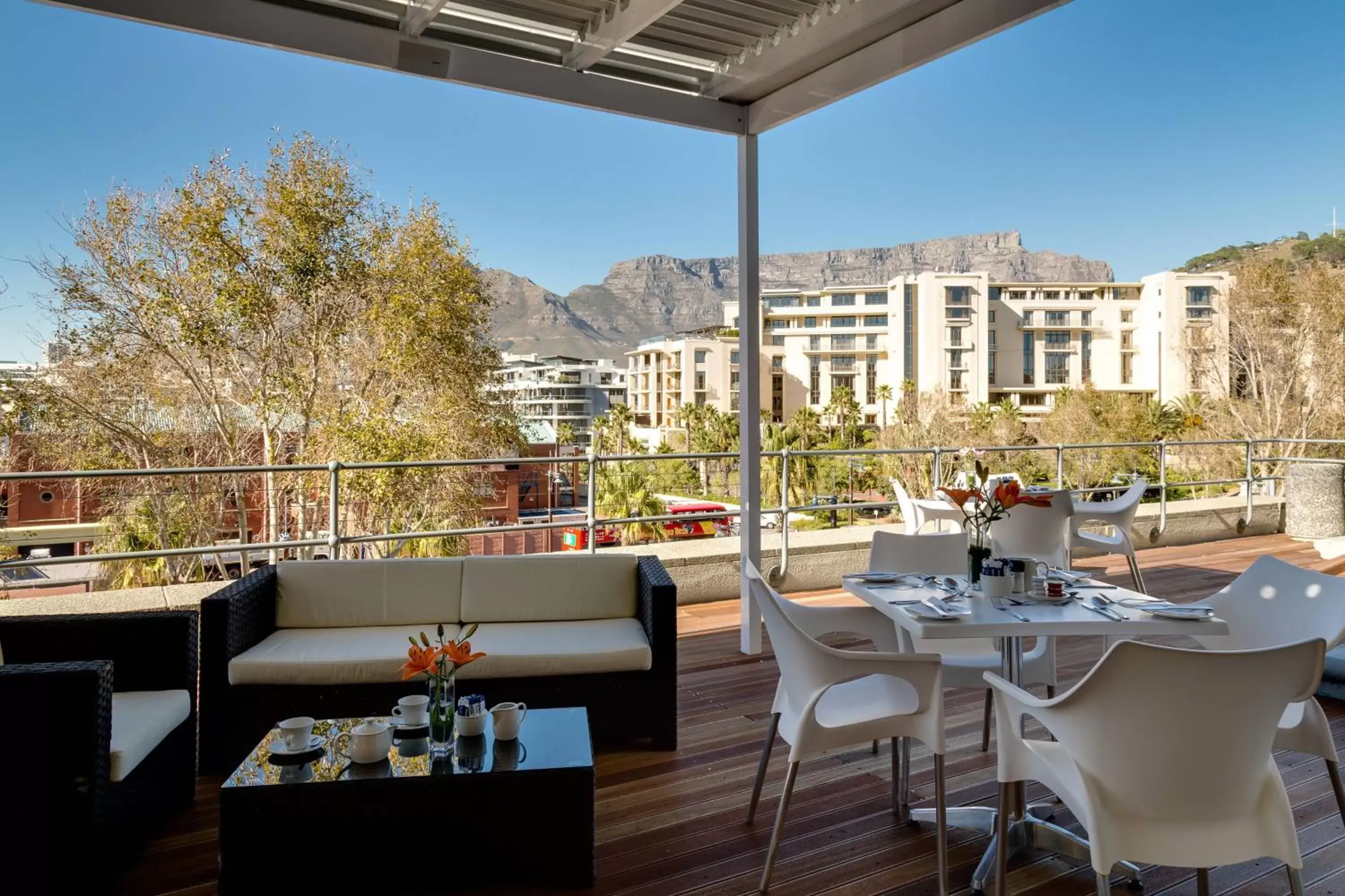 Restaurant/places to eat in Protea Hotel by Marriott Cape Town Waterfront Breakwater Lodge