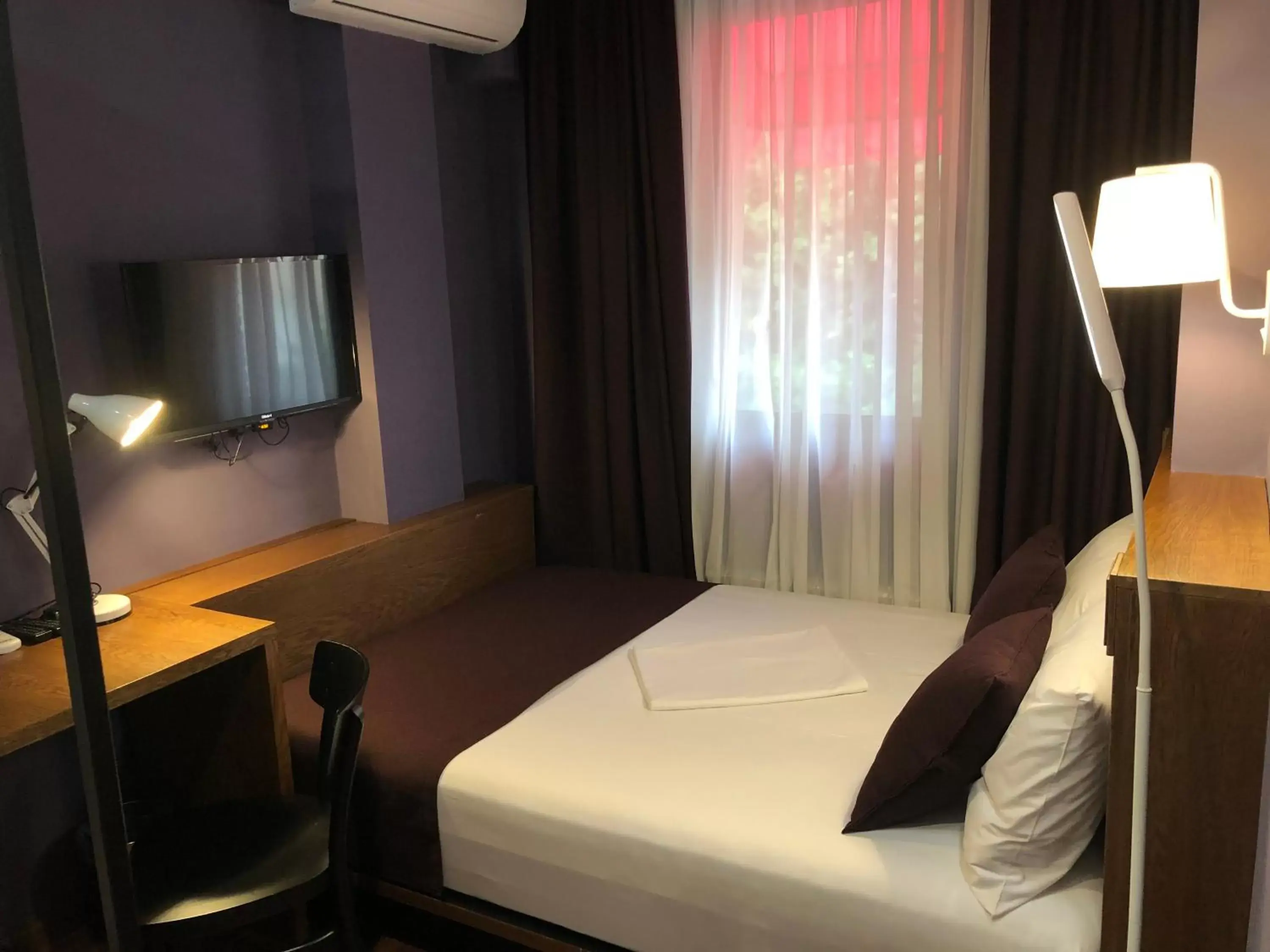 Small Double Room in Elle Boutique Hotel