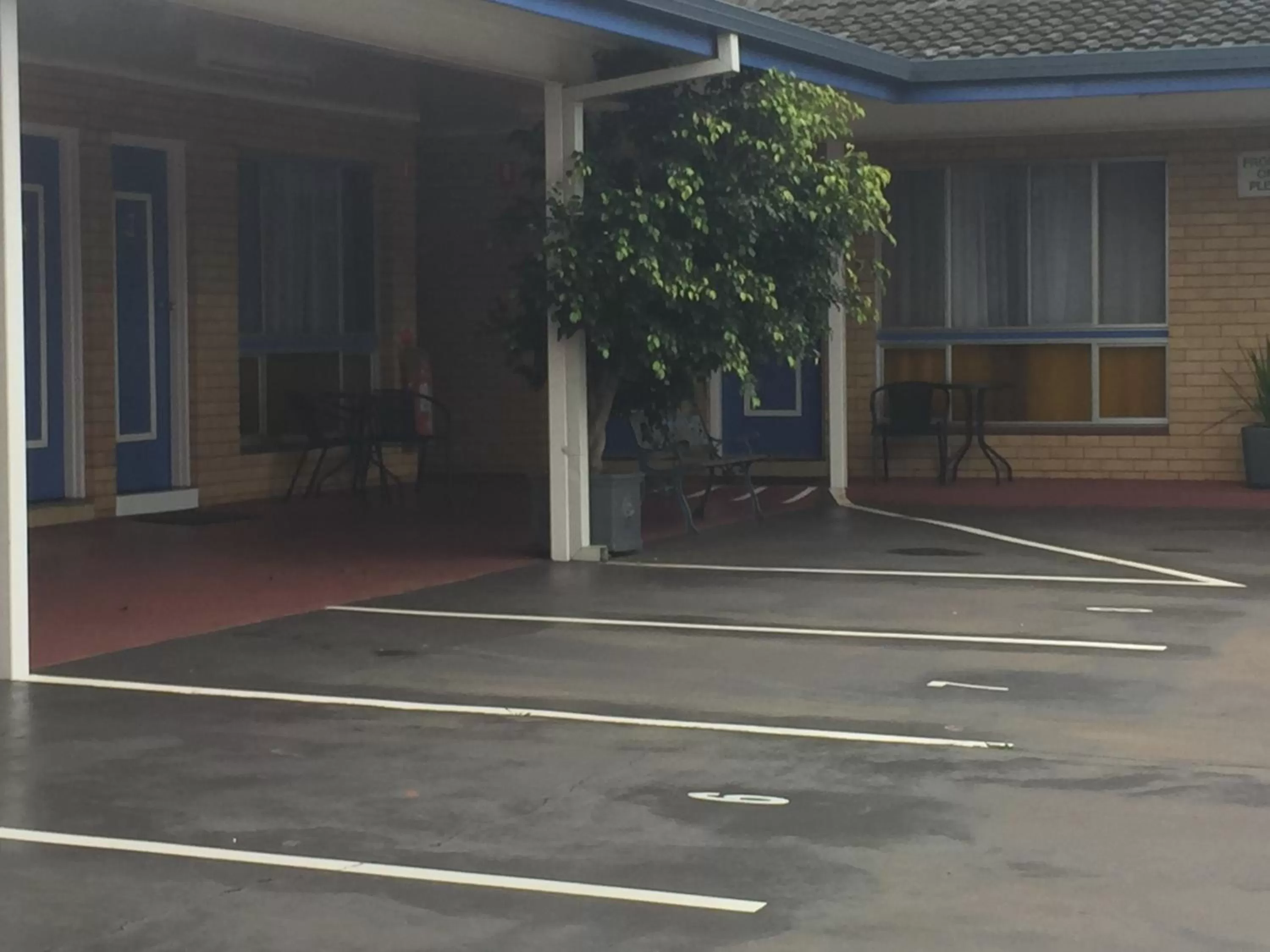 Property building in Blue Violet Motor Inn