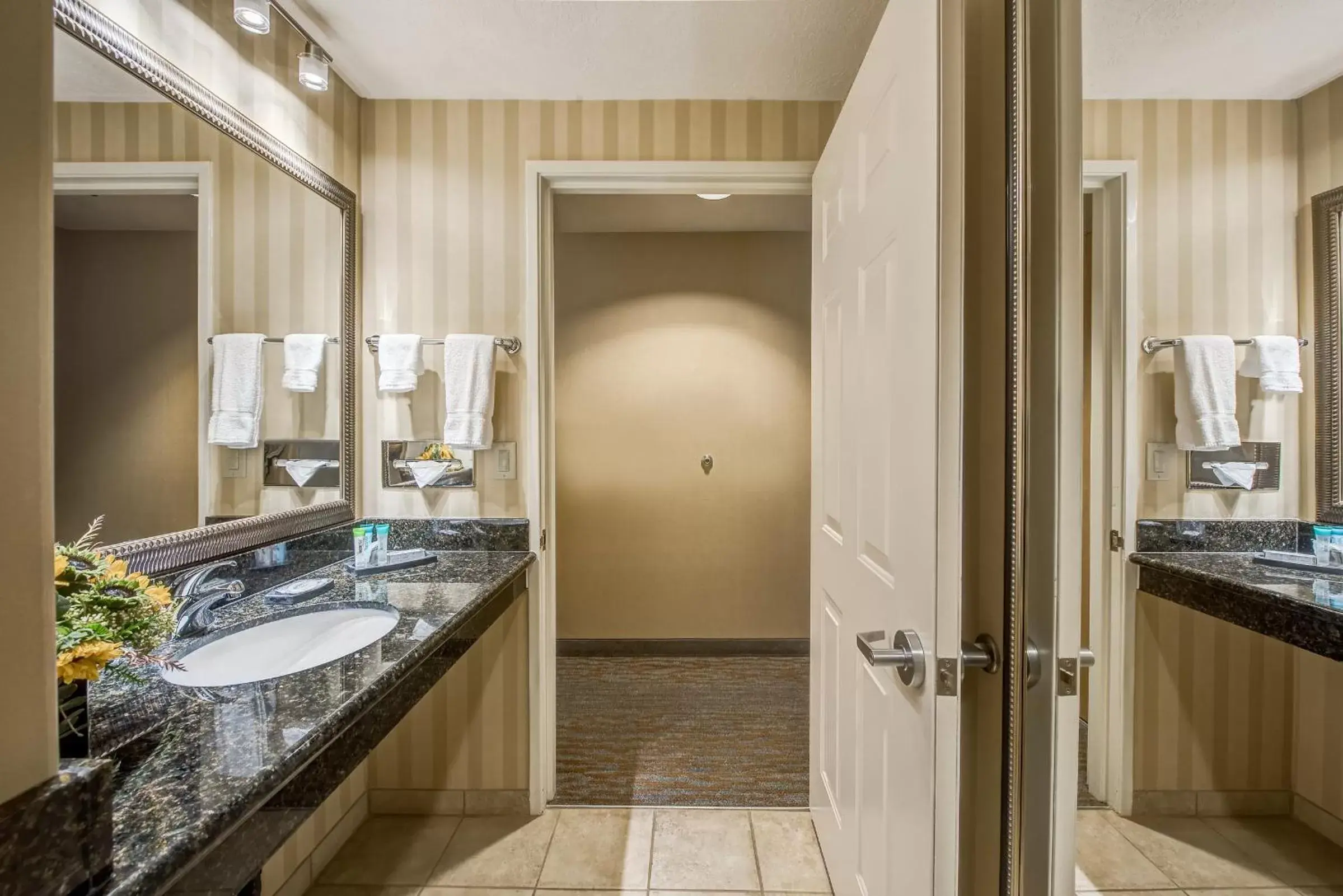 Bathroom in Best Western Plus Canyonlands Inn