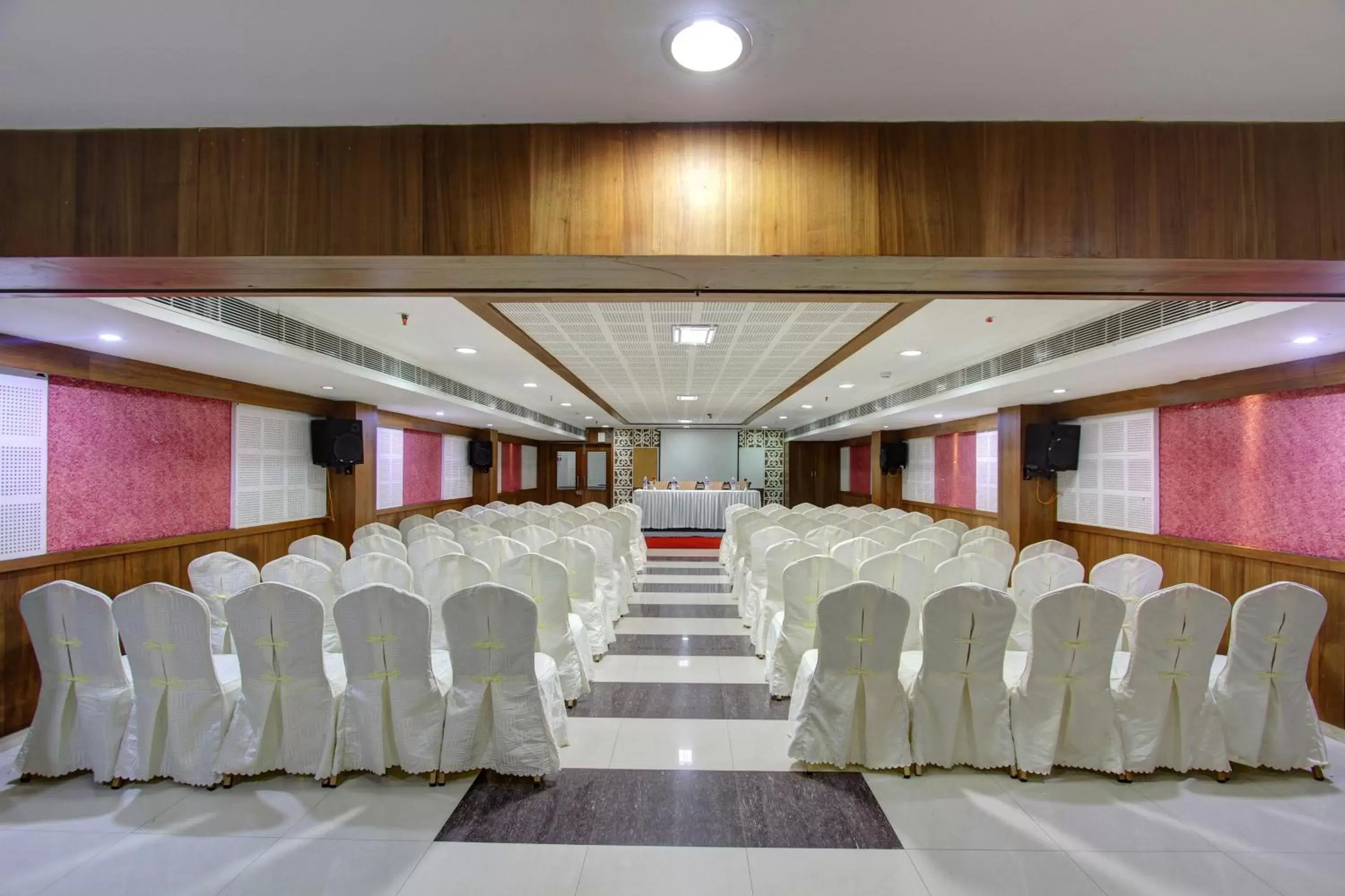 Meeting/conference room, Banquet Facilities in Hotel Prince Gardens