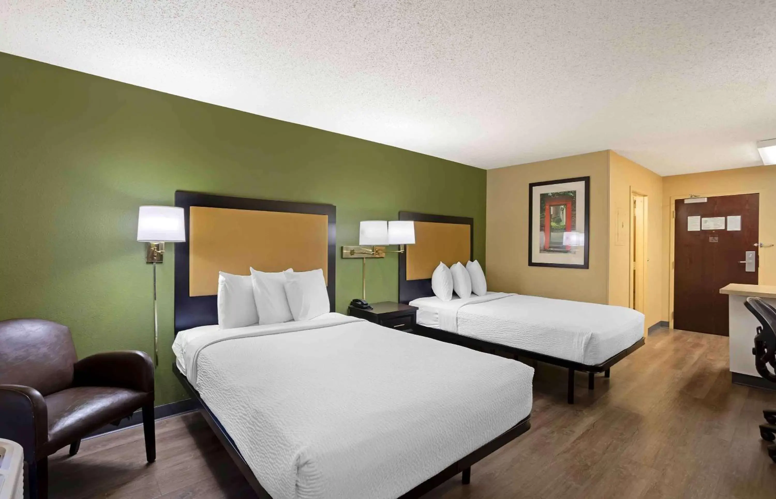 Bedroom, Bed in Extended Stay America Suites - Springfield - South