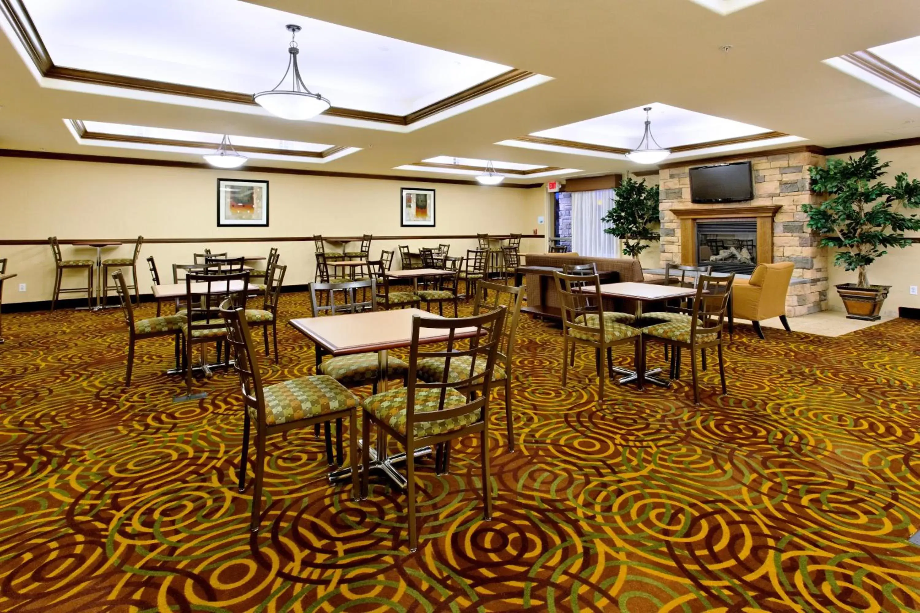 Breakfast, Restaurant/Places to Eat in Holiday Inn Express Fresno Northwest - Herndon, an IHG Hotel