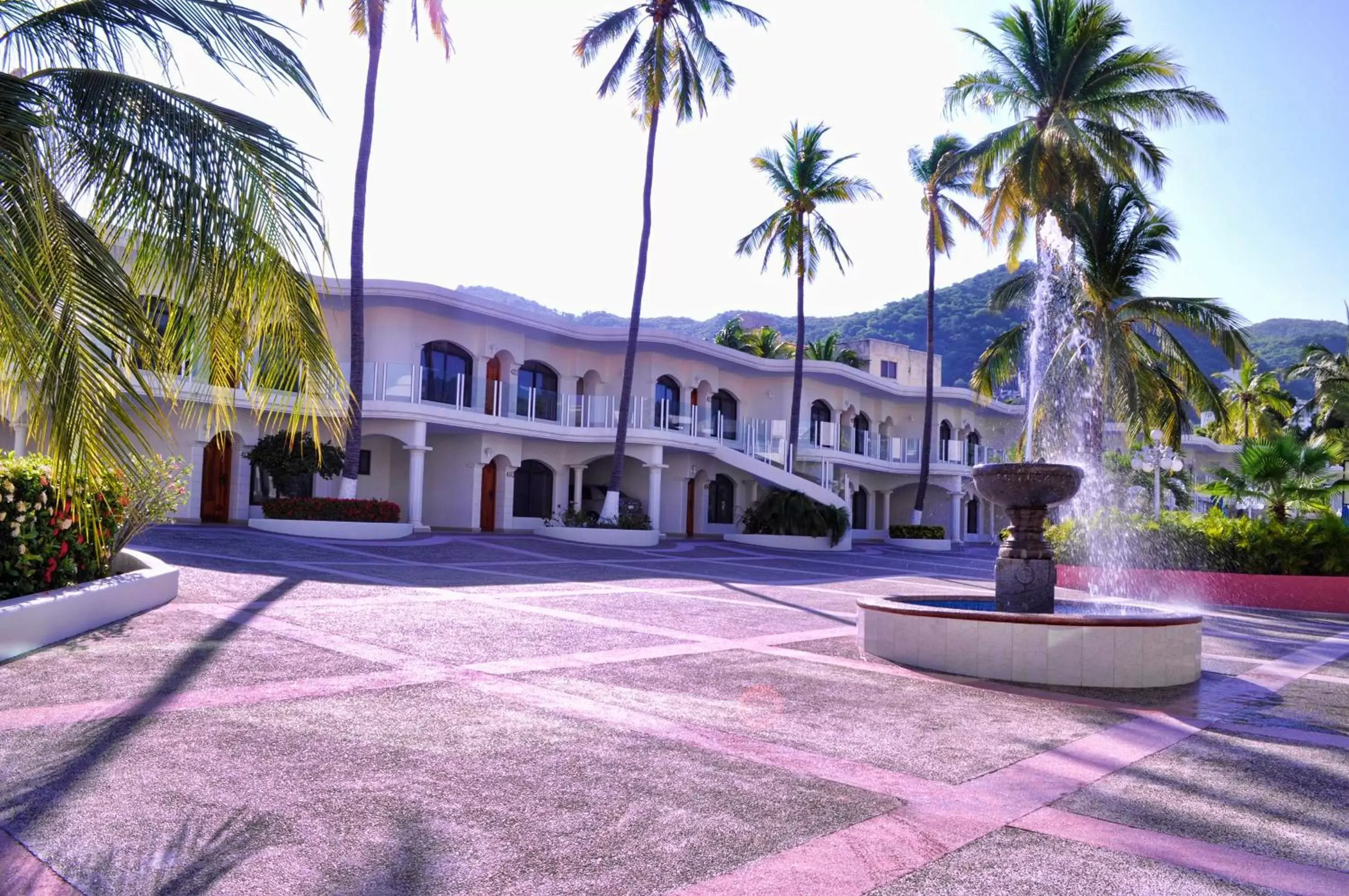 Facade/entrance, Property Building in Hotel Costa Azul