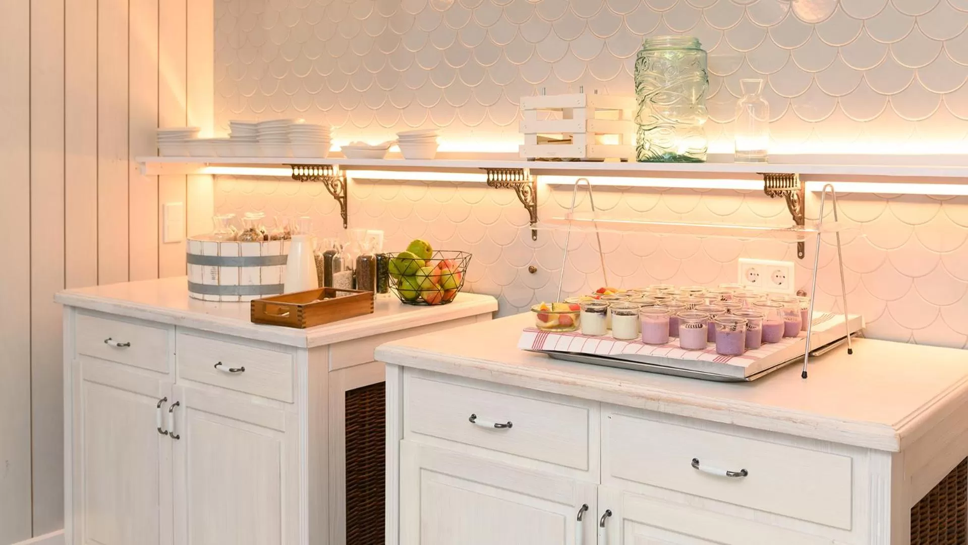 Breakfast in Hotel Am Medemufer