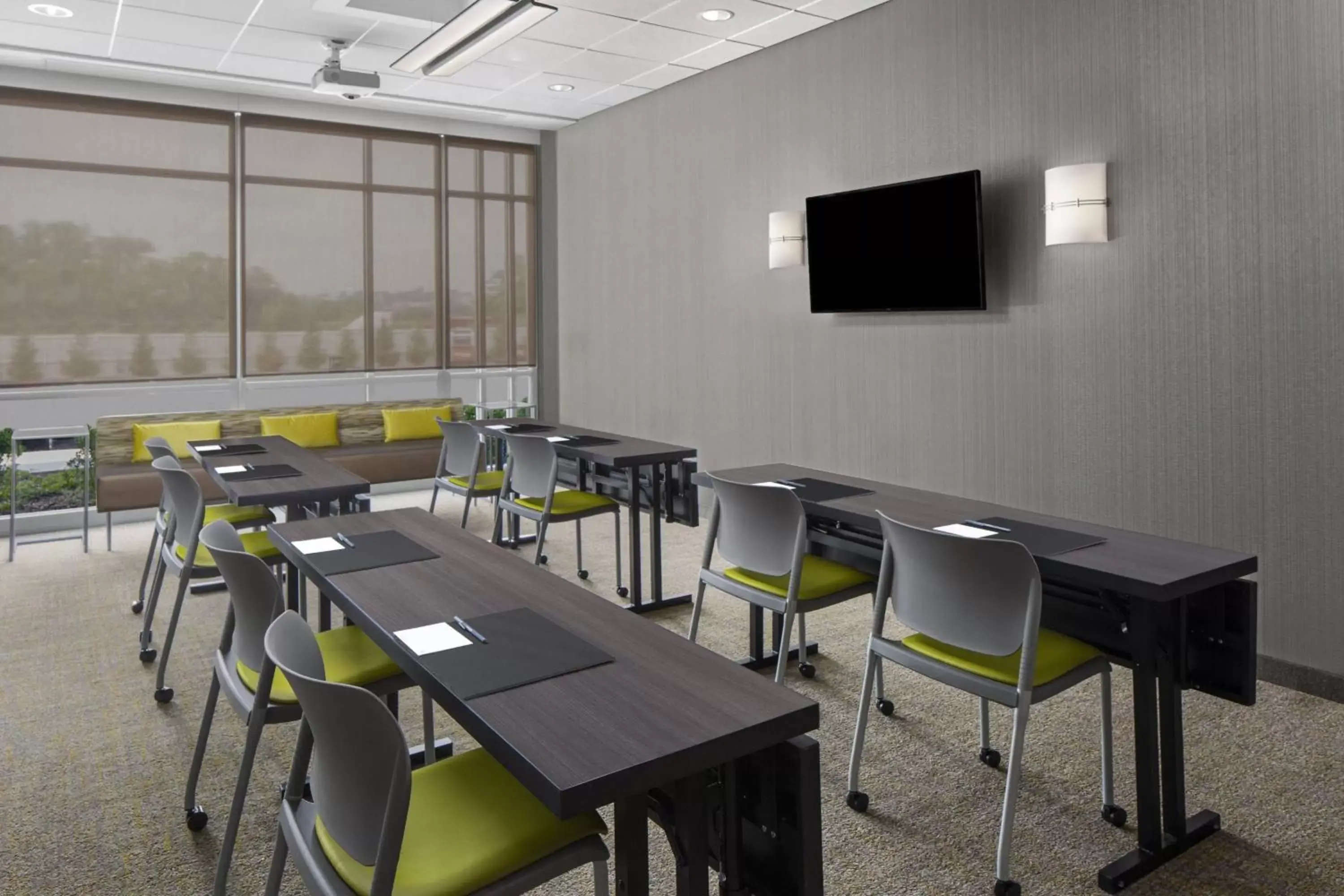 Meeting/conference room, Restaurant/Places to Eat in SpringHill Suites by Marriott East Rutherford Meadowlands Carlstadt