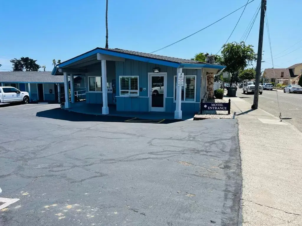 Property Building in Ocean Palms Motel