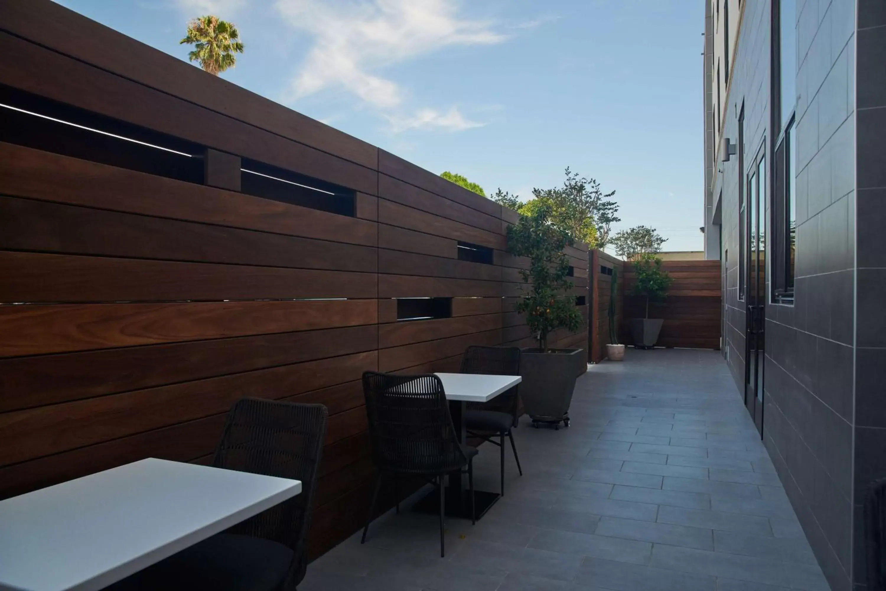 Patio in Hampton Inn & Suites Sherman Oaks