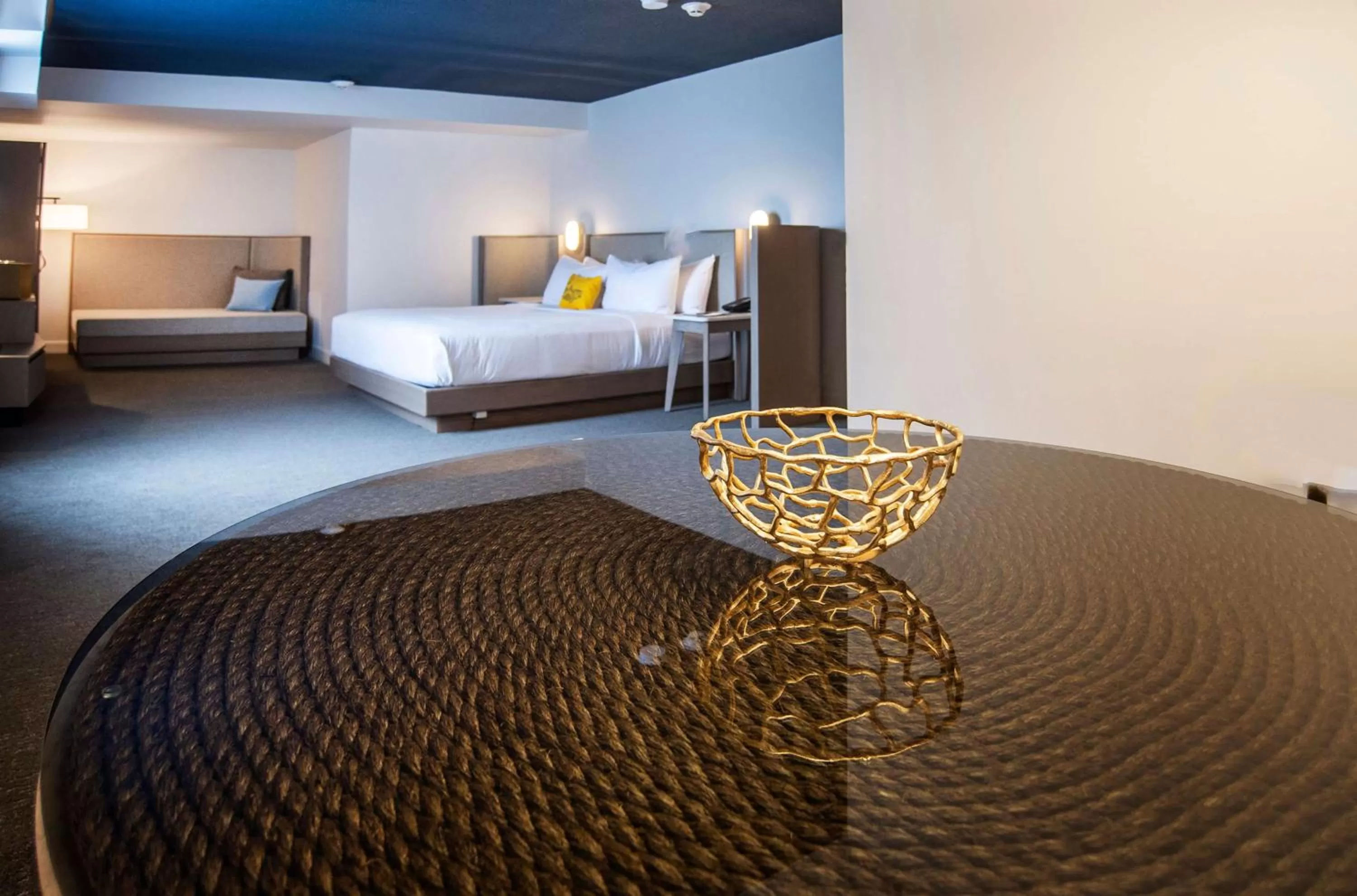 Living room, Bed in DoubleTree by Hilton St. John's Harbourview