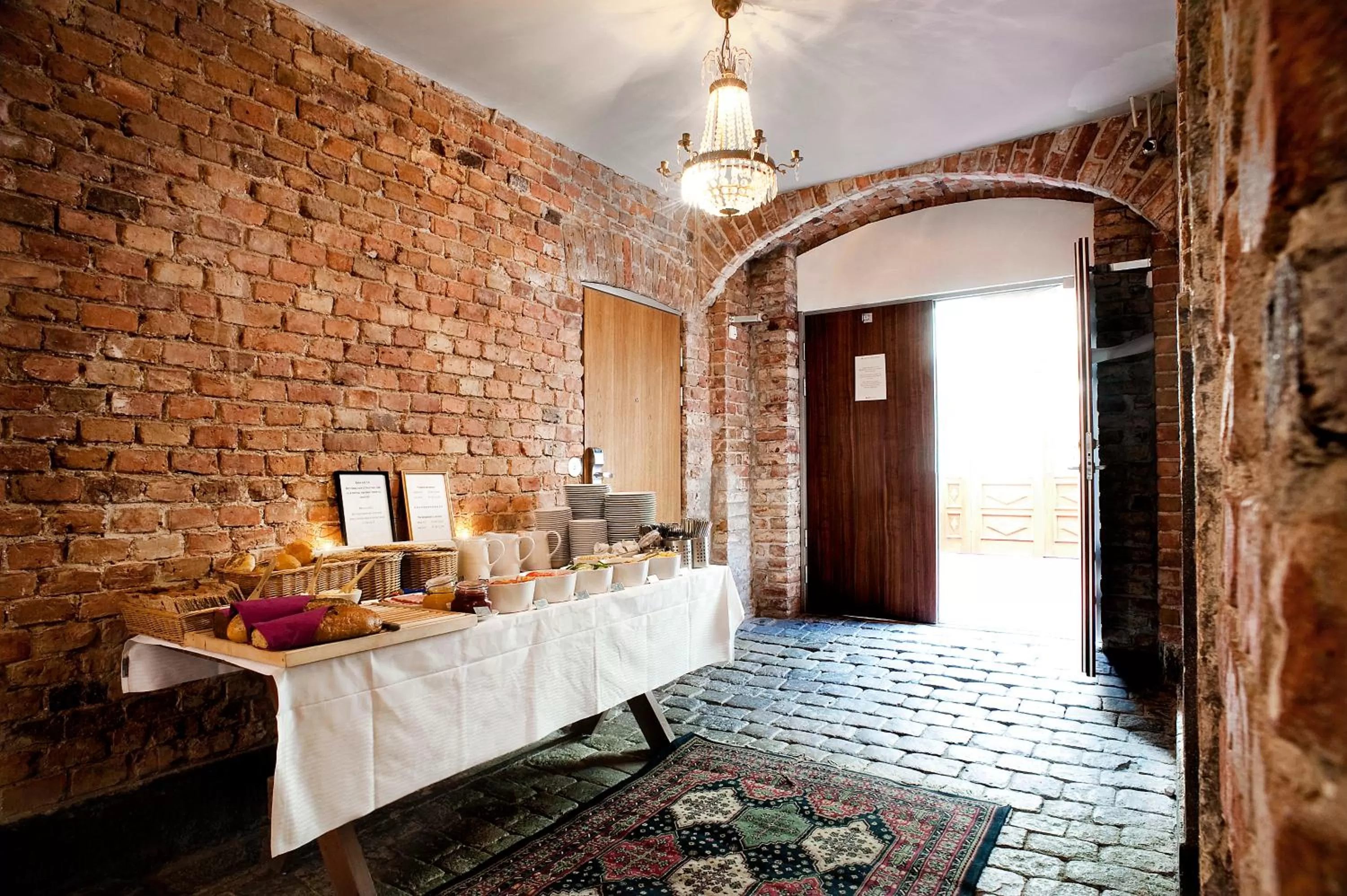 Food and drinks in Rex Hotel