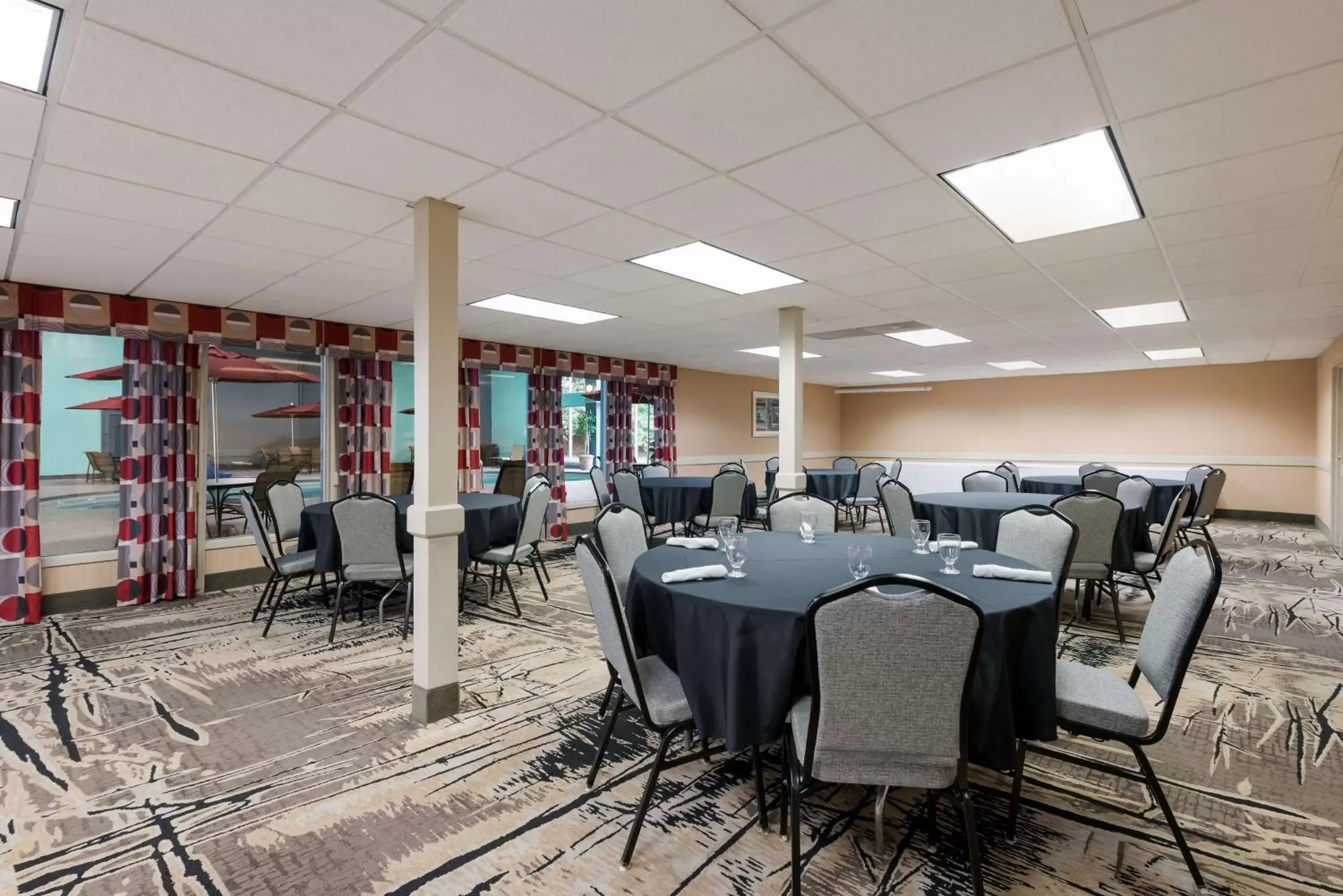Meeting/conference room, Restaurant/Places to Eat in Best Western Holiday Lodge