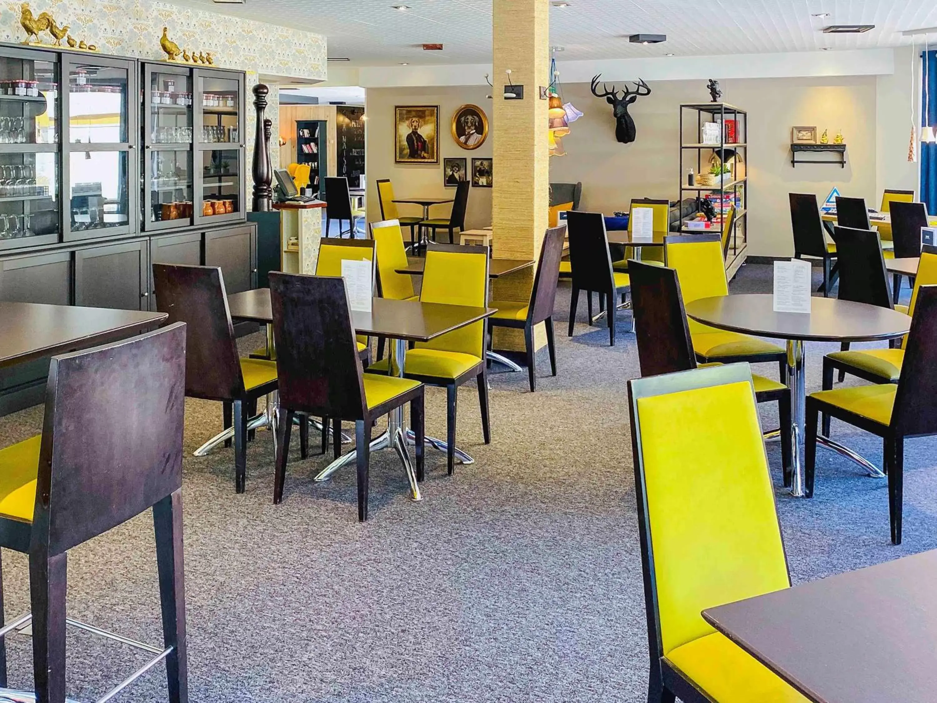 Property building, Restaurant/Places to Eat in Novotel Saint Avold