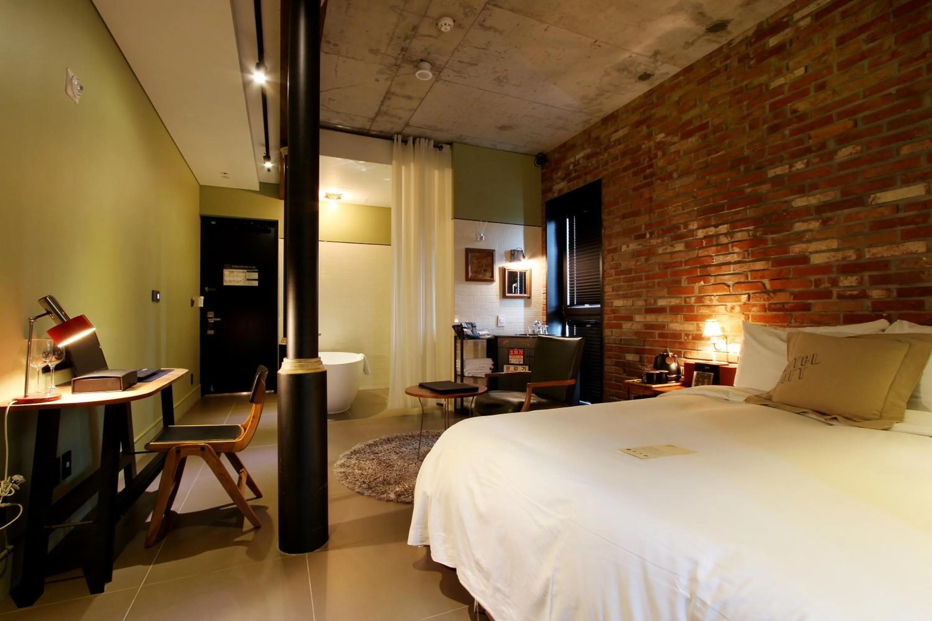 Photo of the whole room, Bed in Boutique Hotel Loft
