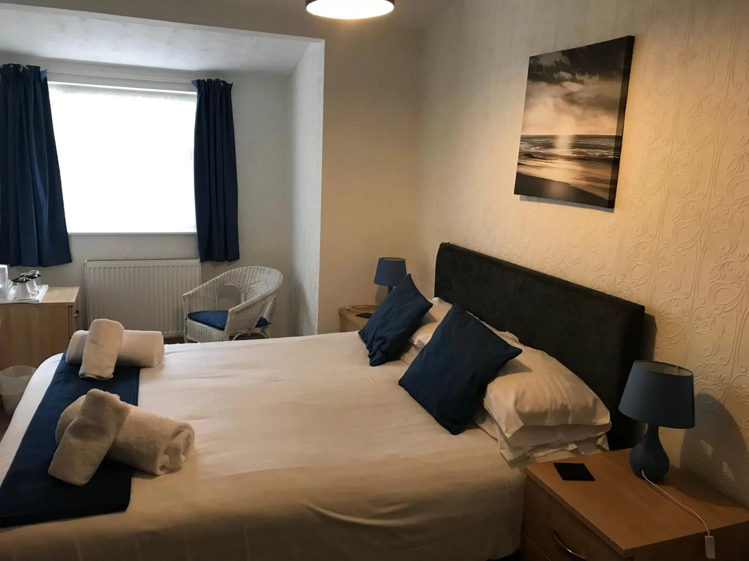 Bedroom, Bed in The Oasis Hotel