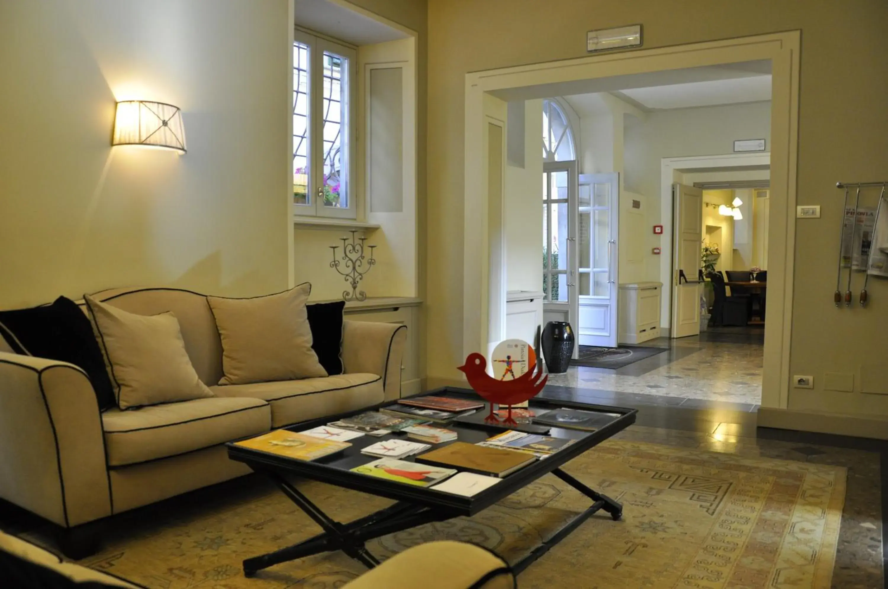 Restaurant/places to eat, Seating Area in Hotel Patria