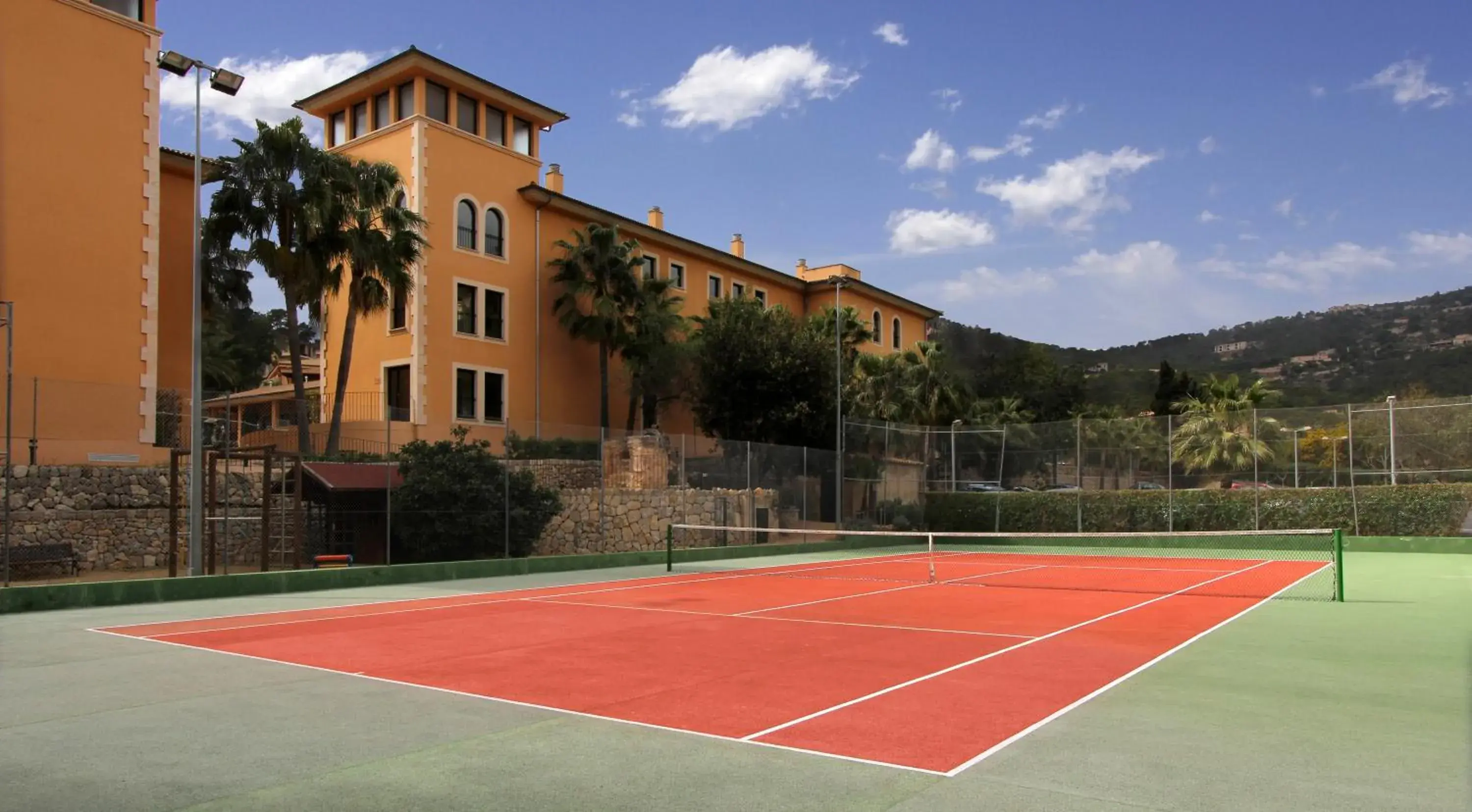 Activities, Tennis/Squash in Hotel La Pergola Mallorca