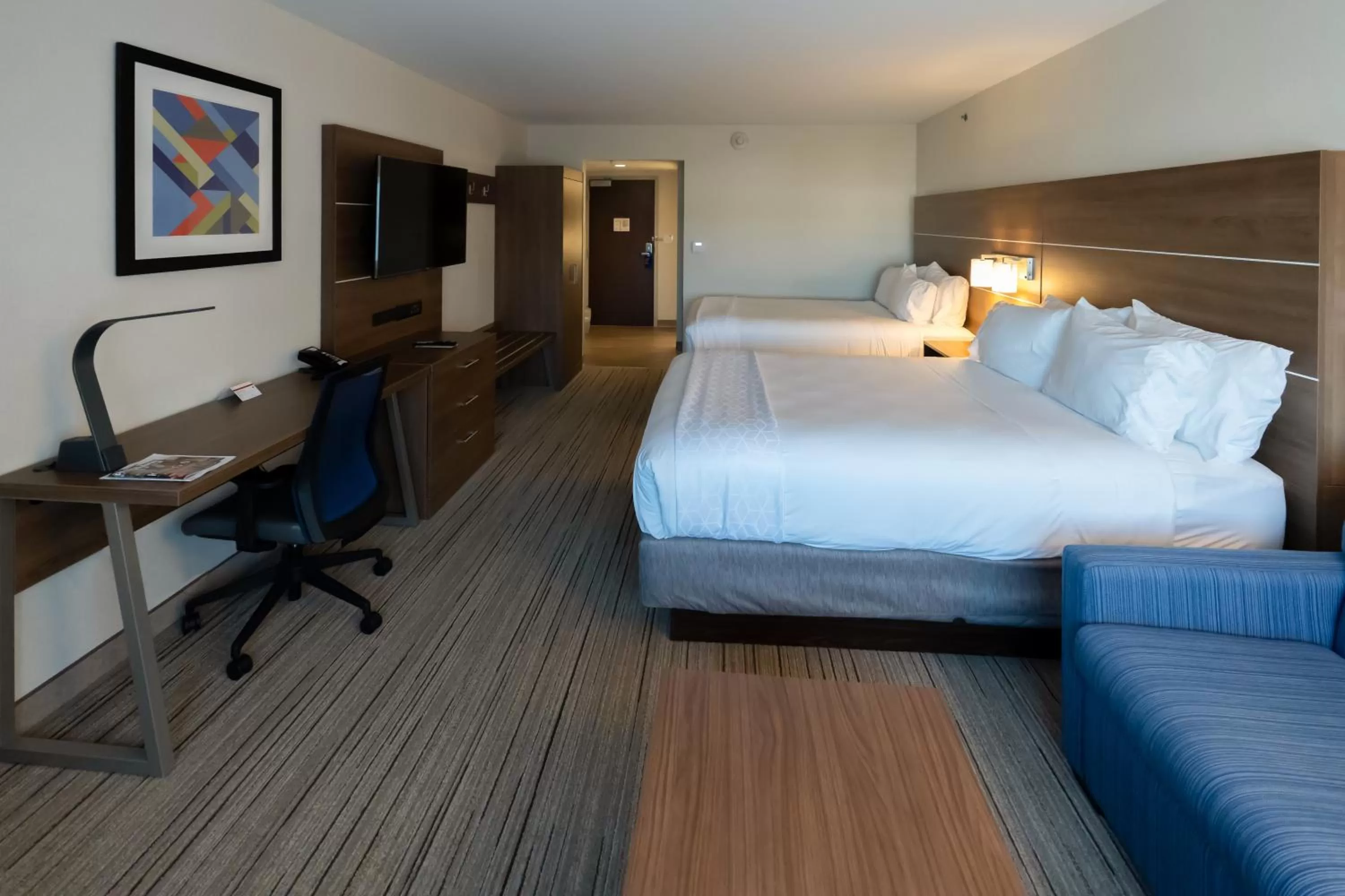 Photo of the whole room, Bed in Holiday Inn Express Boston by IHG