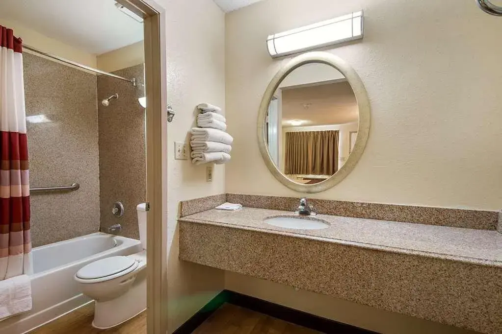 Shower, Bathroom in Travelodge by Wyndham San Antonio Lackland AFB North