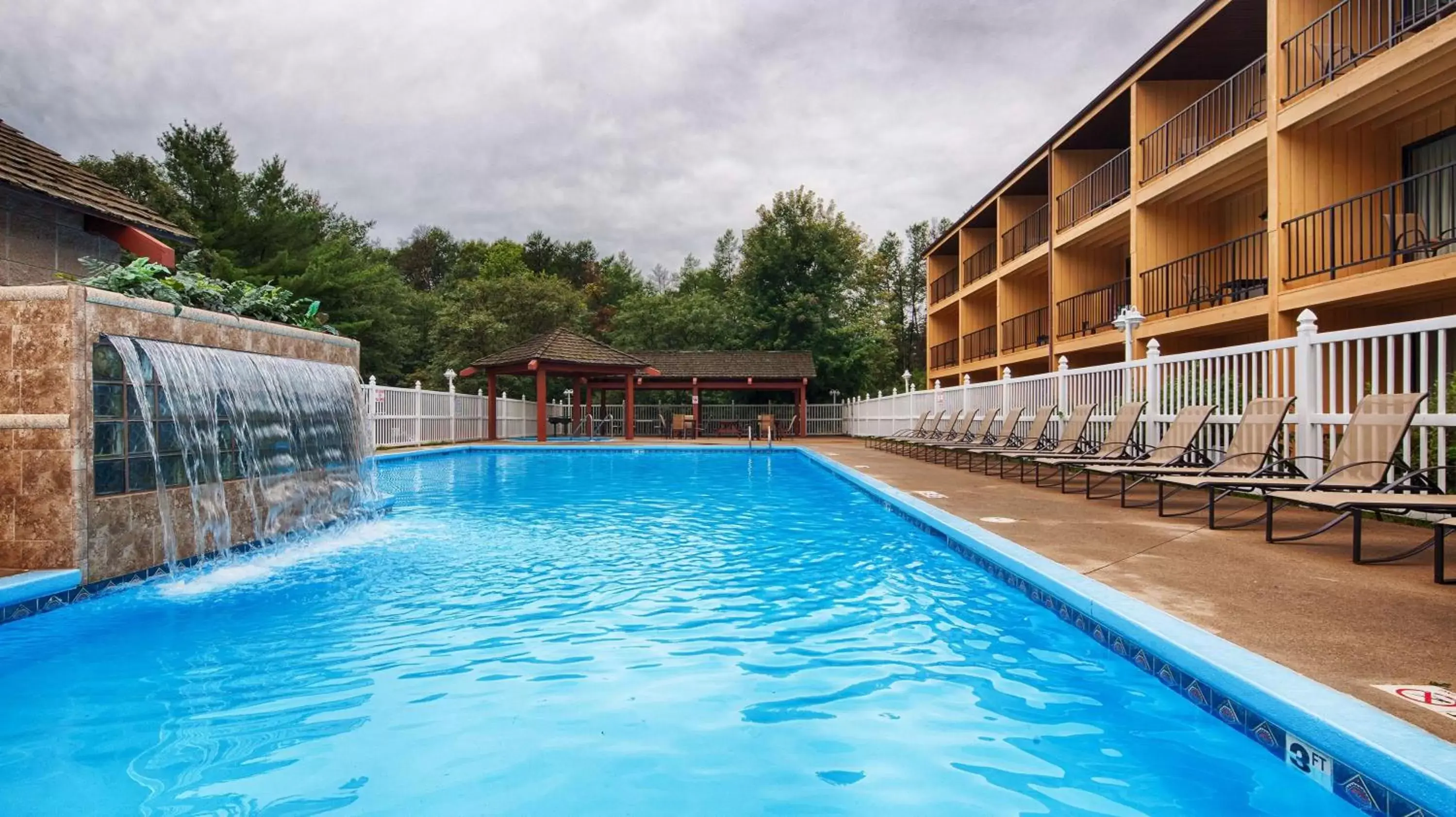 On site, Swimming Pool in Best Western Ambassador Inn & Suites