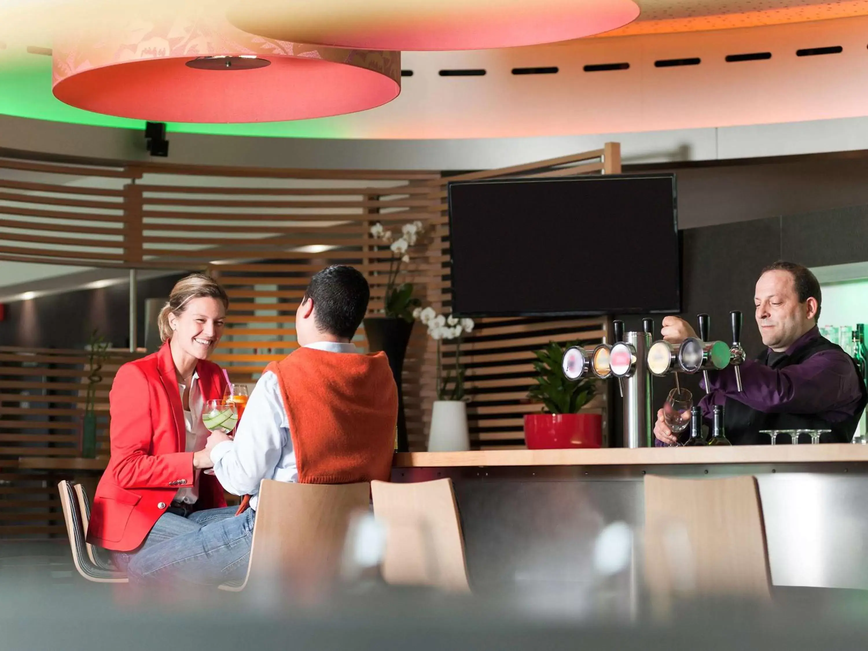 Lounge or bar in Novotel Leuven Centrum