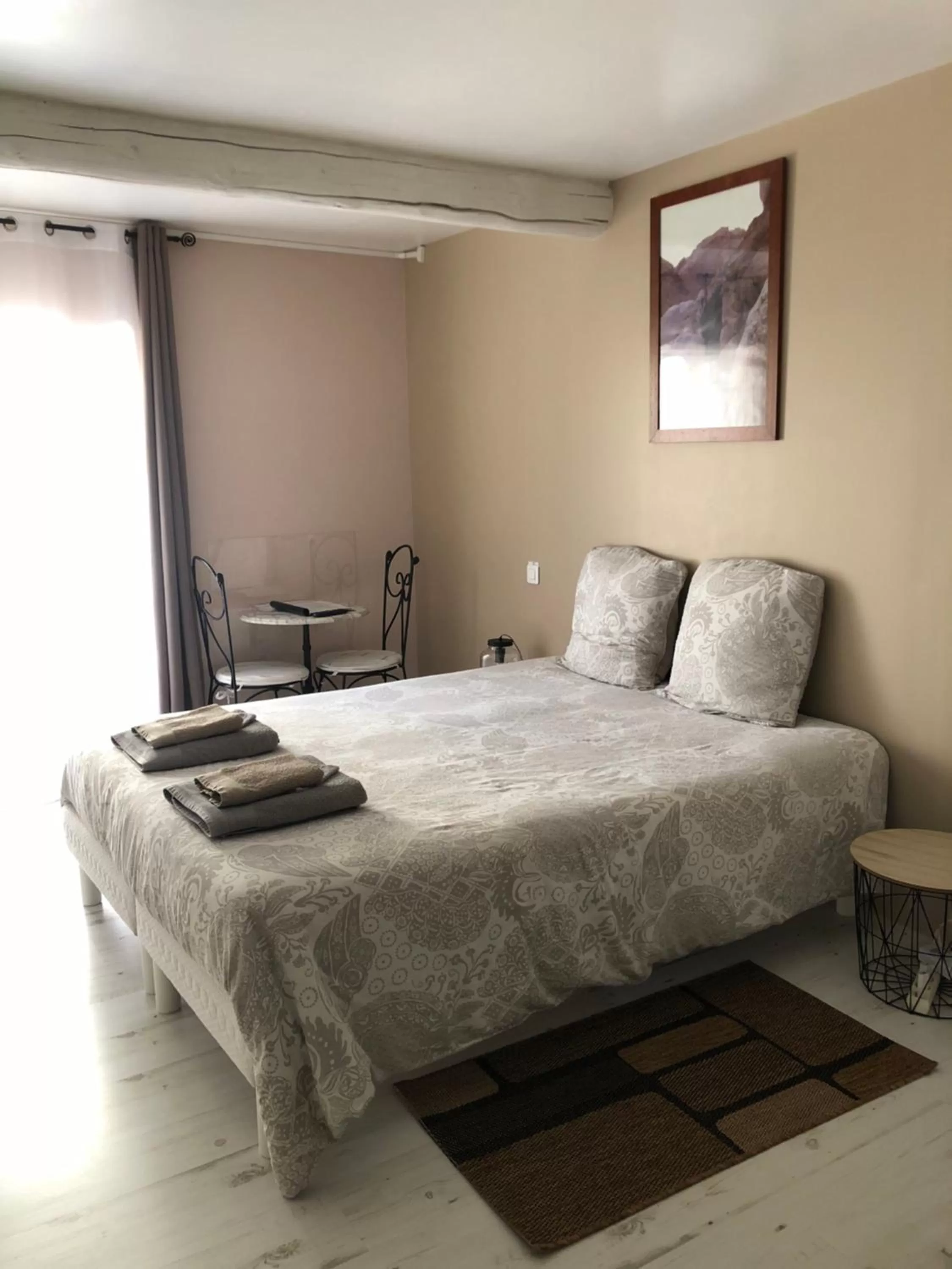 Bed in Eyragues suite parentale