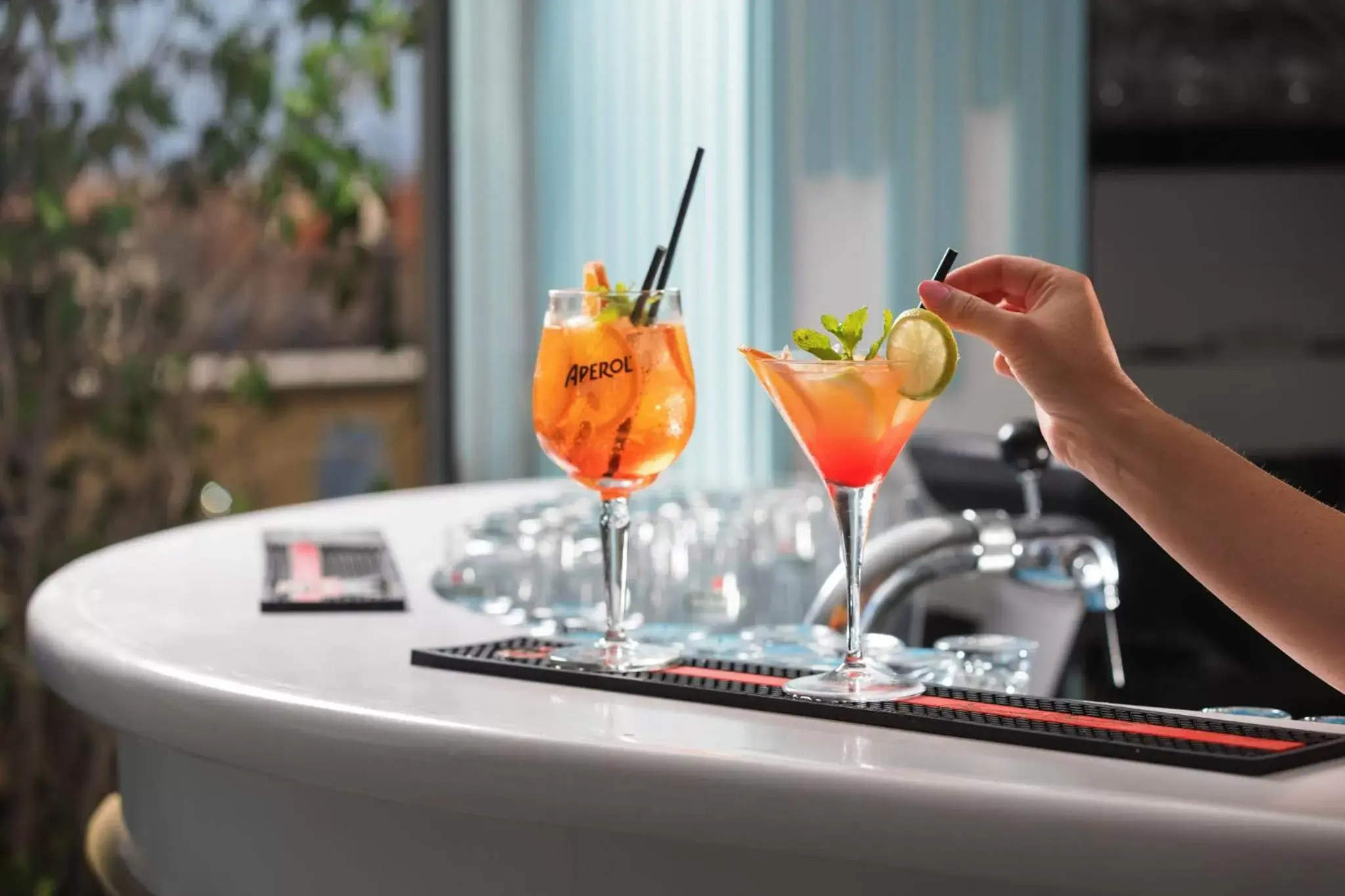 Lounge or bar in Best Western Hotel Mediterranee Menton