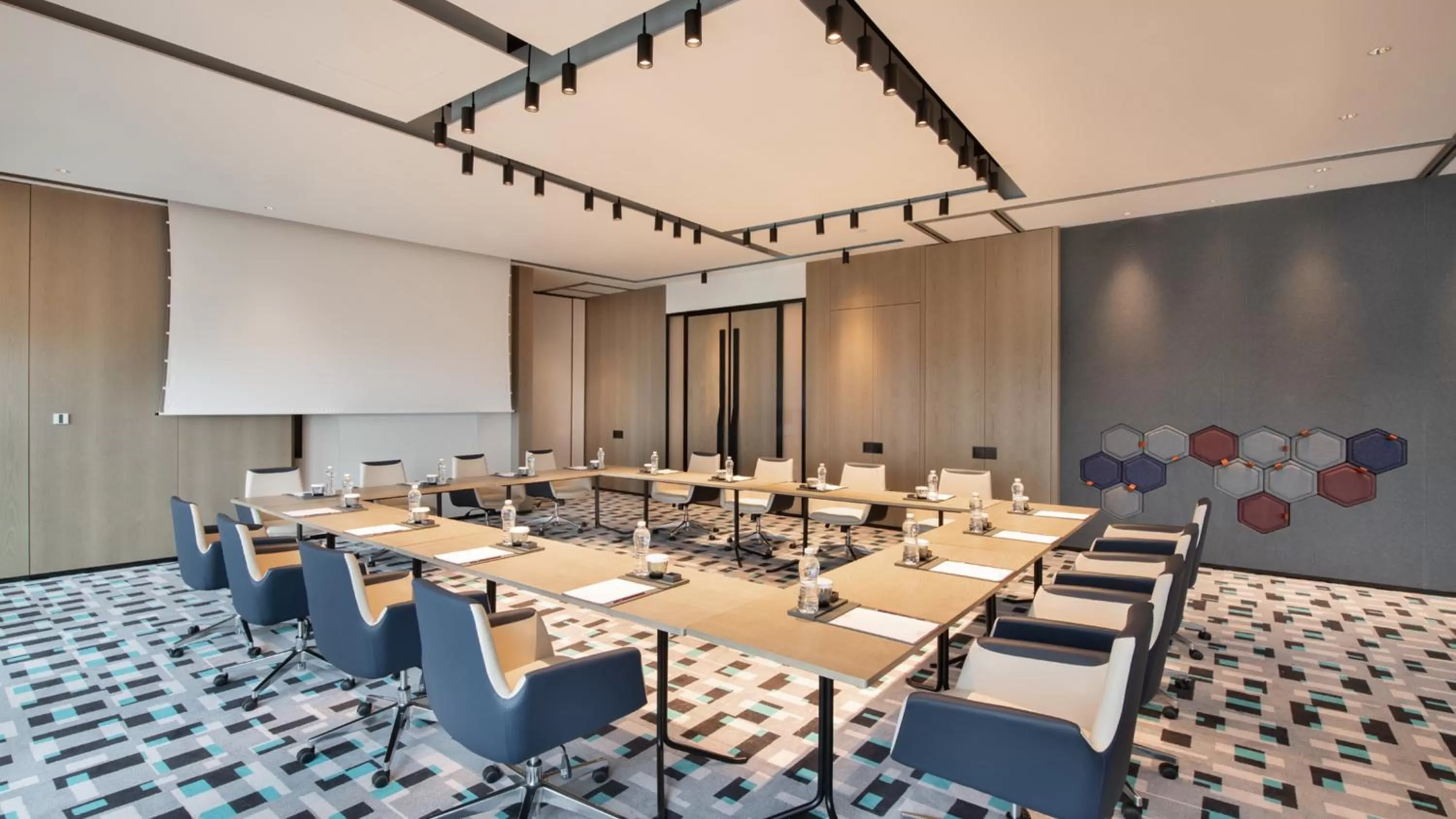 Meeting/conference room in Crowne Plaza Quanzhou Riverview by IHG