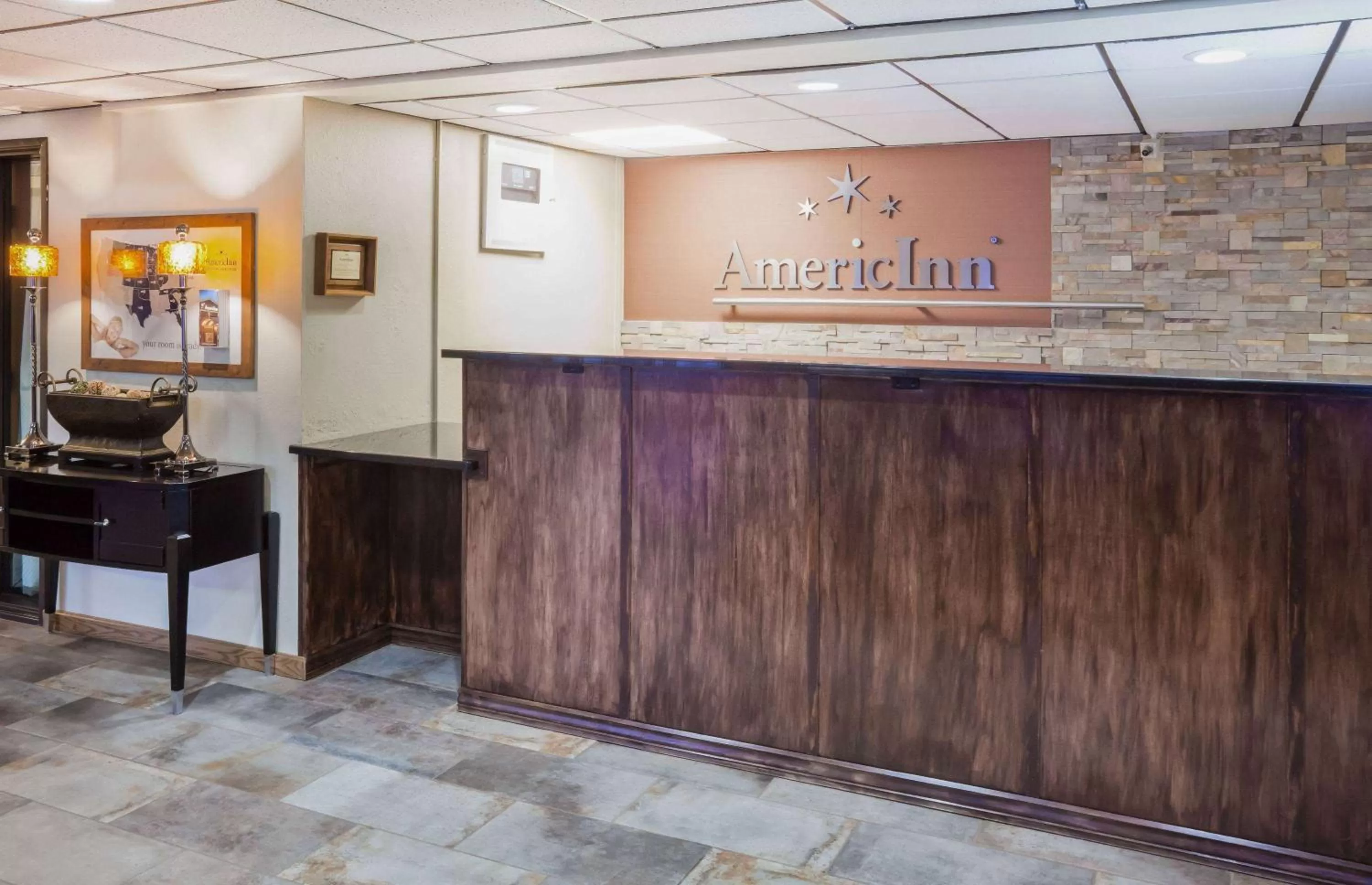 Lobby or reception in AmericInn by Wyndham Ironwood