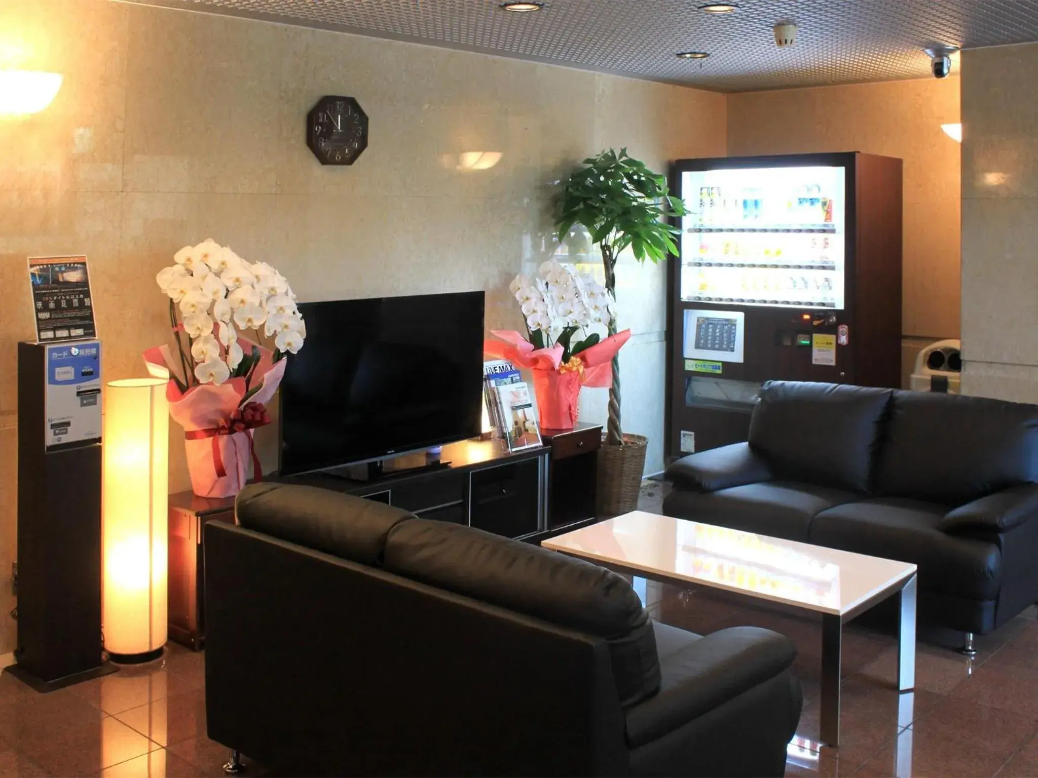 Lobby or reception, Seating Area in HOTEL LiVEMAX BUDGET Tokyo Hamura Ekimae