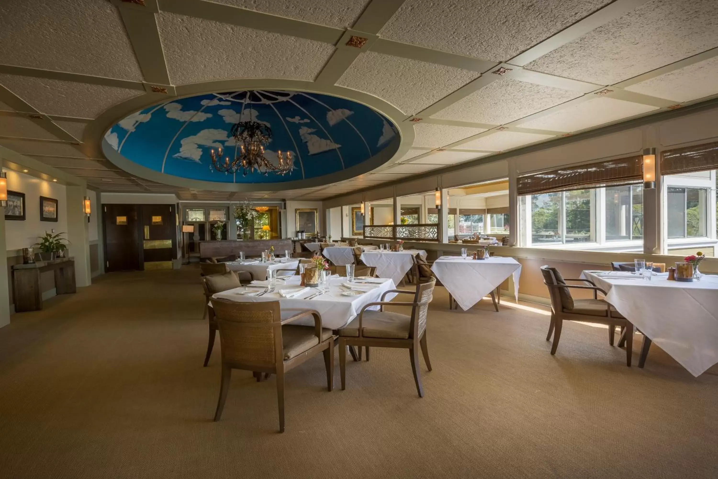 Restaurant/Places to Eat in Heritage House Resort & Spa