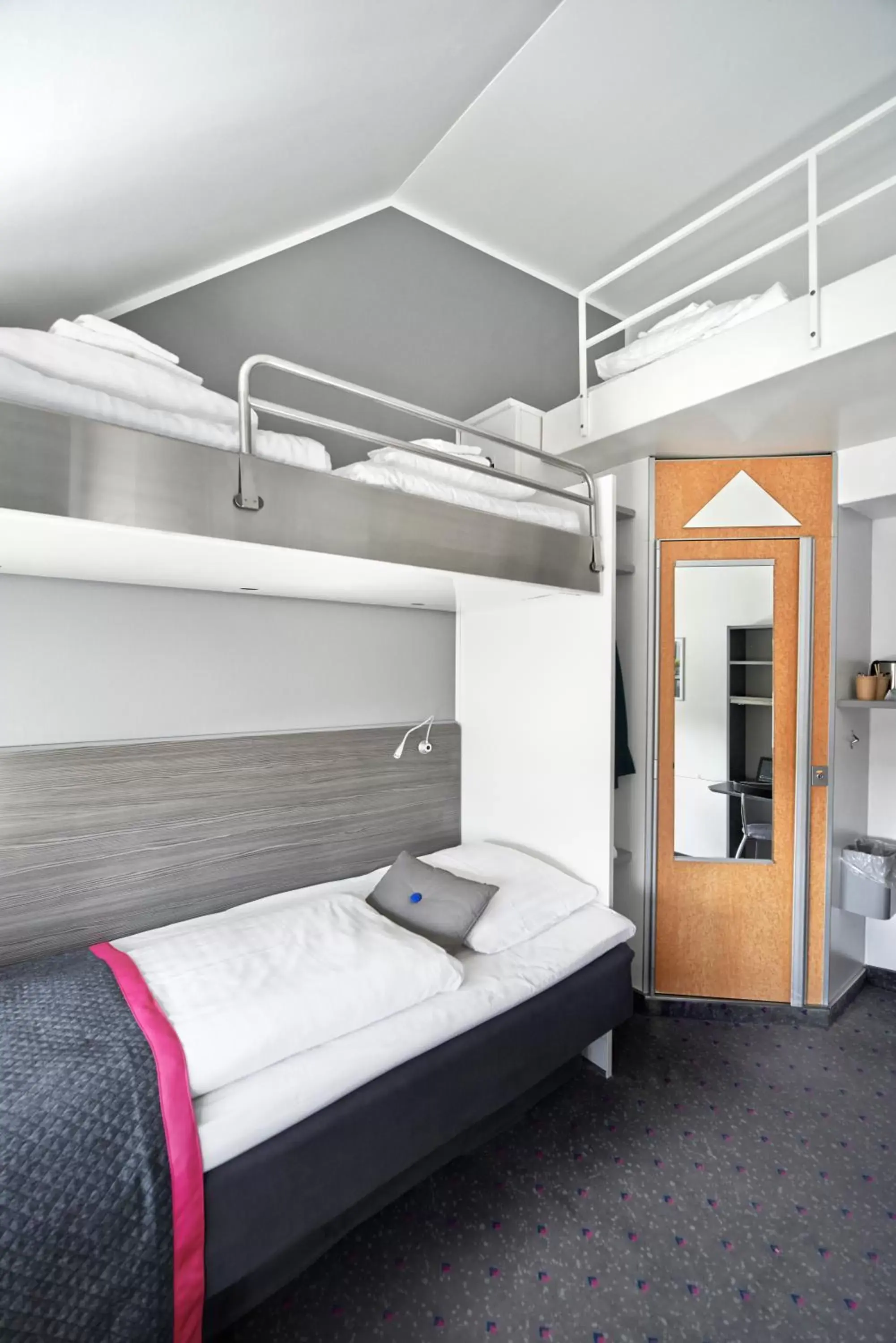 Bed, Bunk Bed in Cabinn Scandinavia