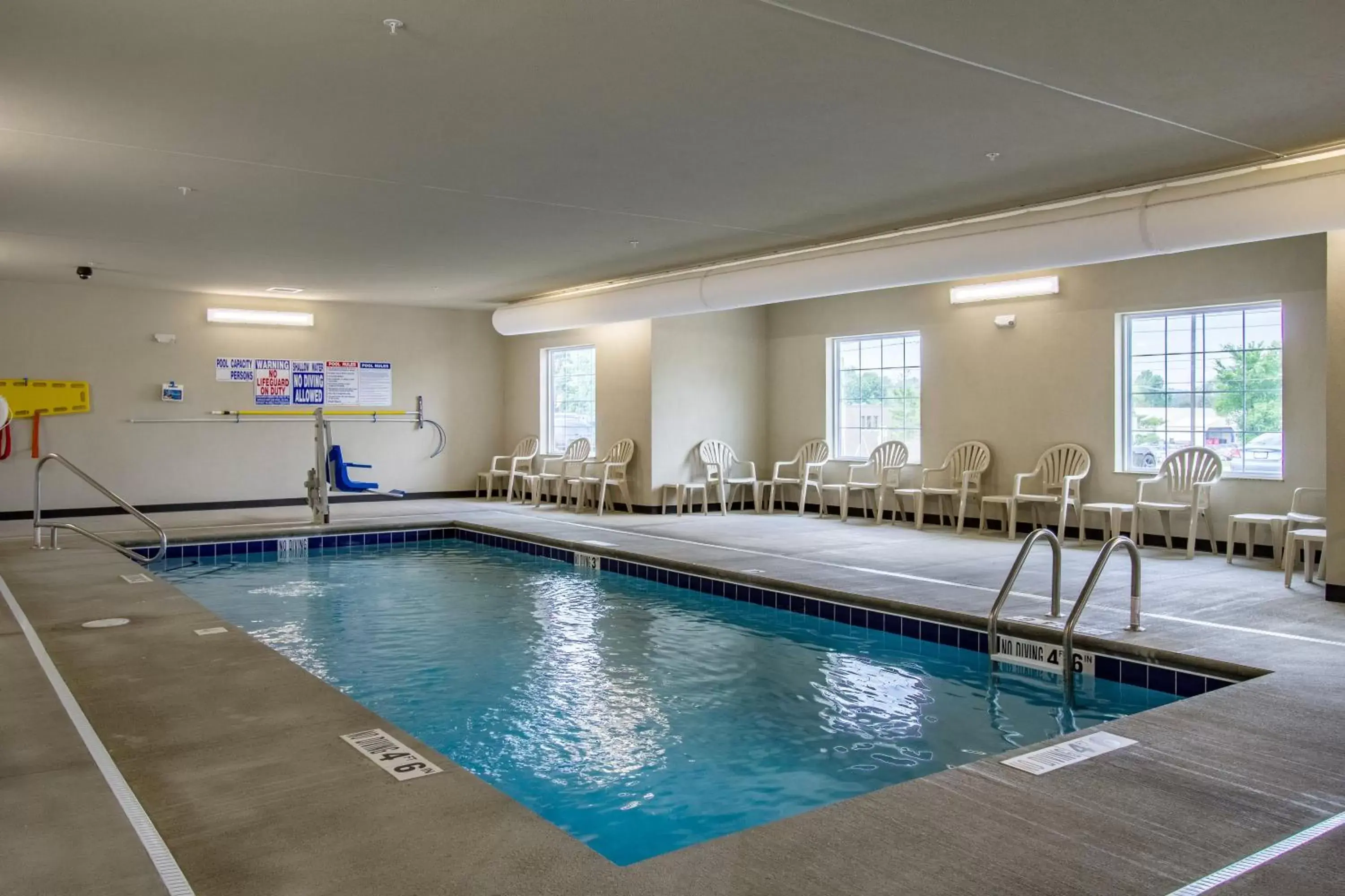 Swimming Pool in Cobblestone Hotel & Suites - Orrville