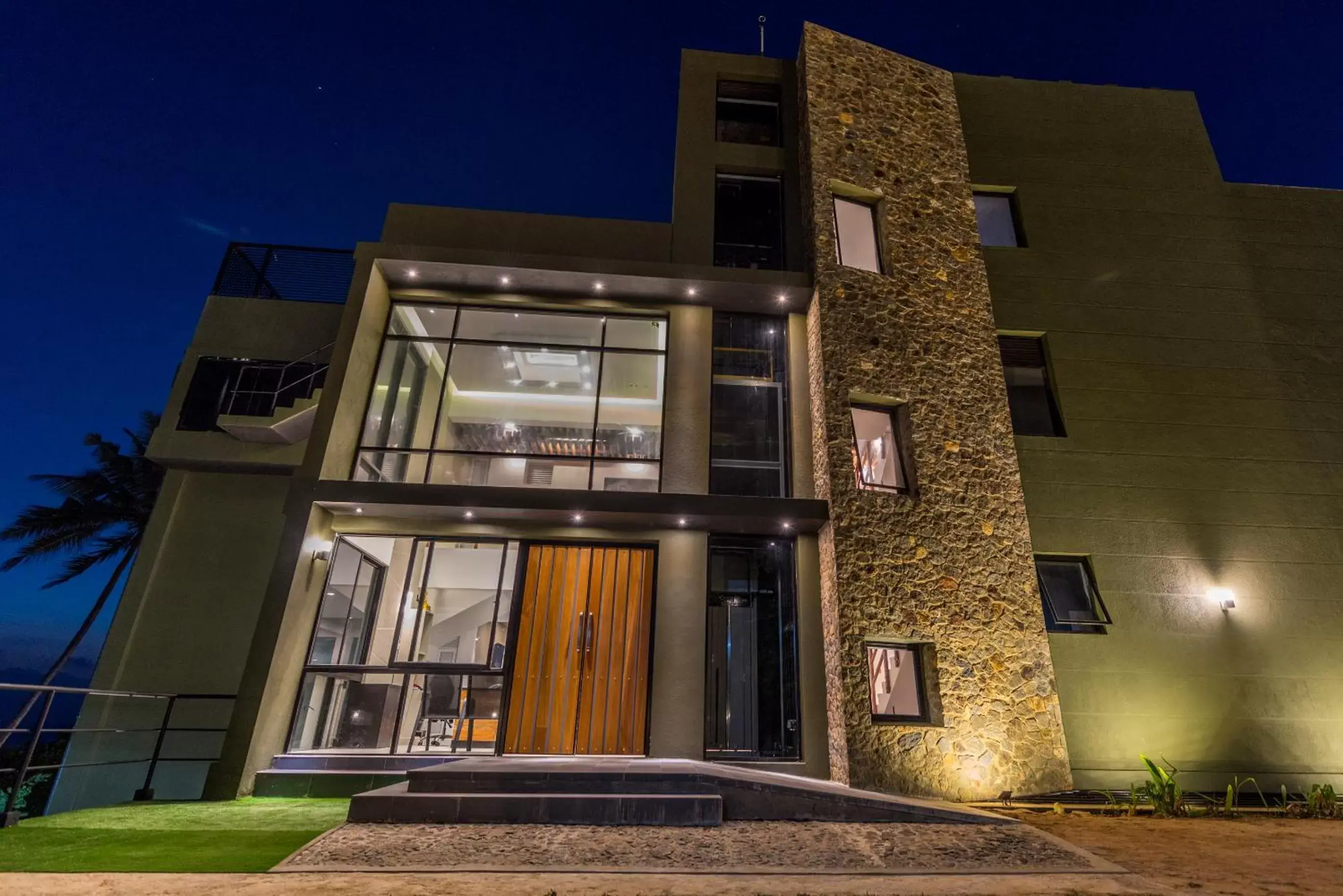 Facade/entrance in Agnus Unawatuna Facade/entrance in Agnus Unawatuna