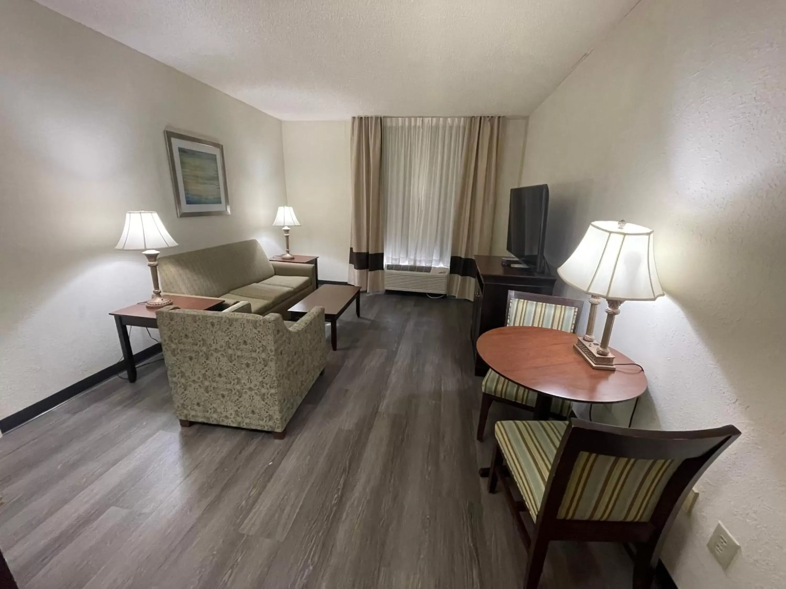 Living room, Seating Area in Comfort Inn Pinehurst