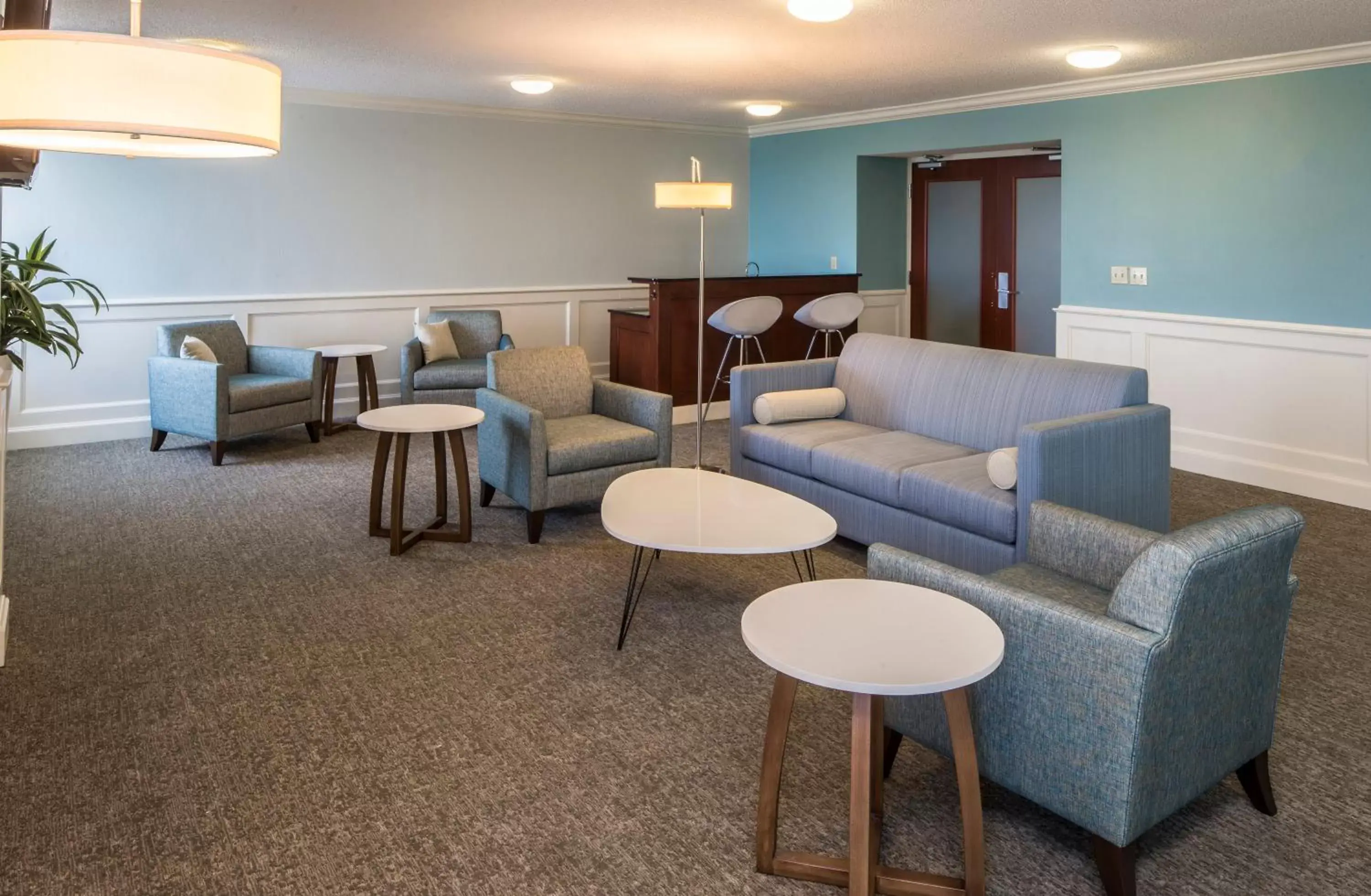 Property building, Lounge/Bar in Crowne Plaza Hotel and Suites Pittsburgh South, an IHG Hotel