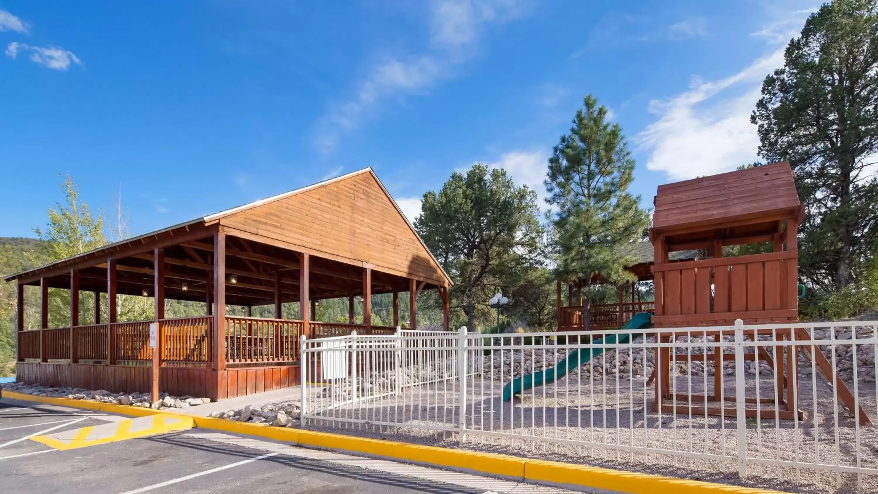 Property building in Best Western Plus Ruidoso Inn