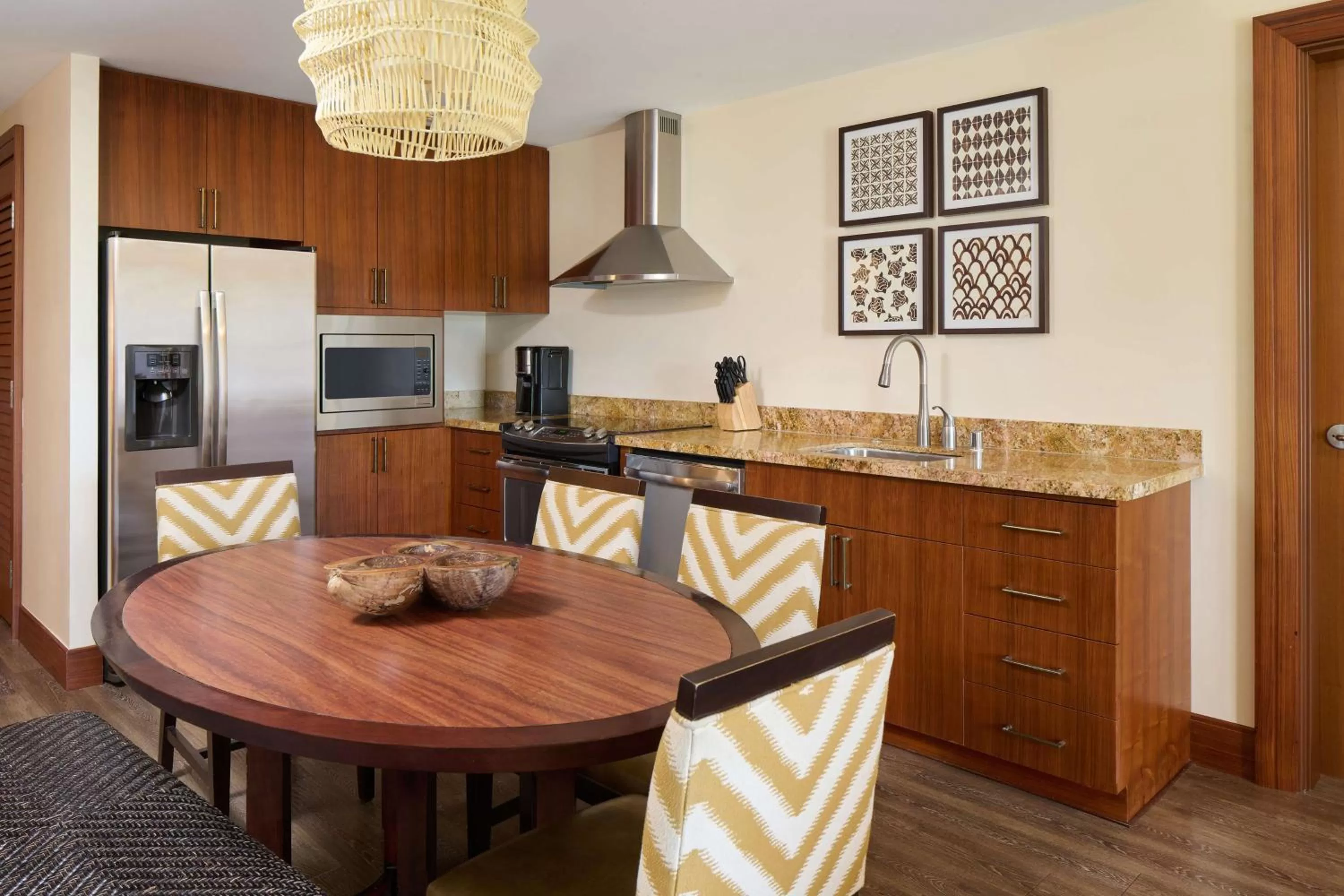 Kitchen or kitchenette in Hilton Grand Vacations Club Kings Land Waikoloa