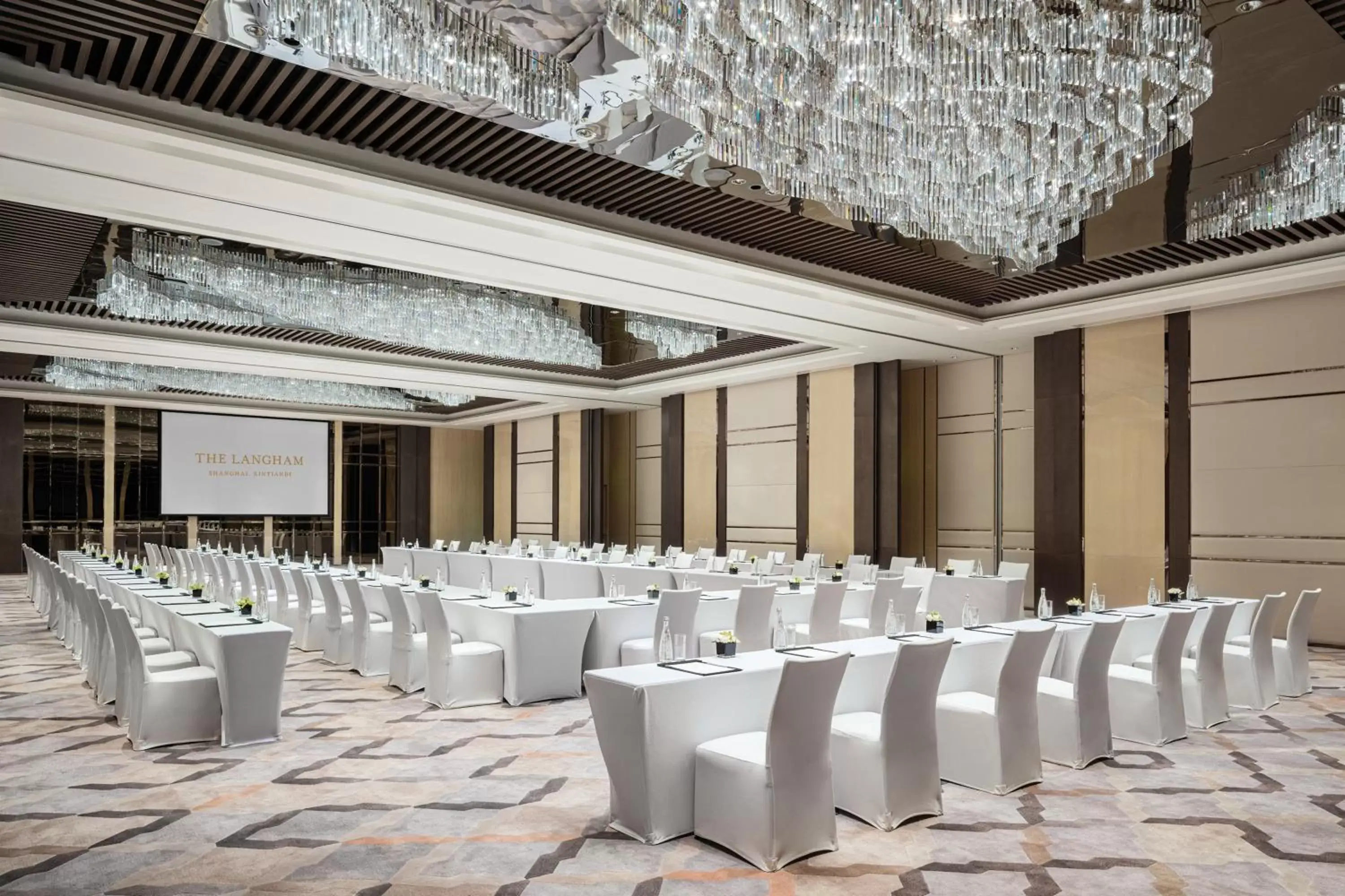 Meeting/conference room in The Langham, Shanghai, Xintiandi