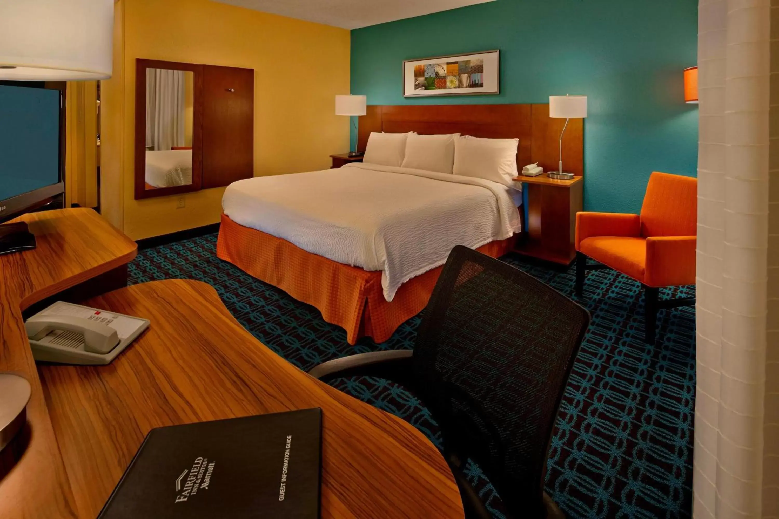Photo of the whole room, Bed in Fairfield Inn & Suites Boca Raton