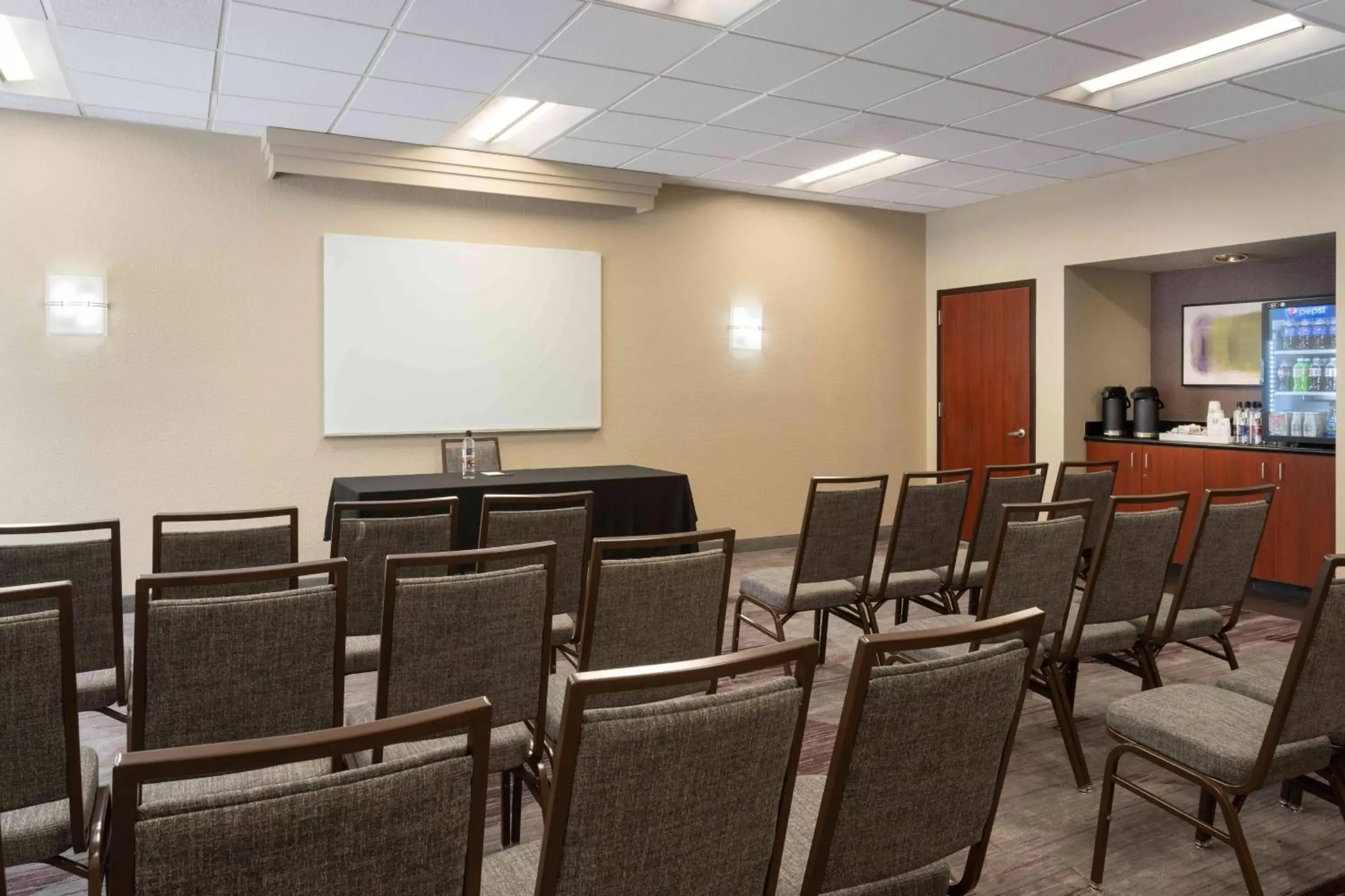 Meeting/conference room in Courtyard Miami Airport West/Doral