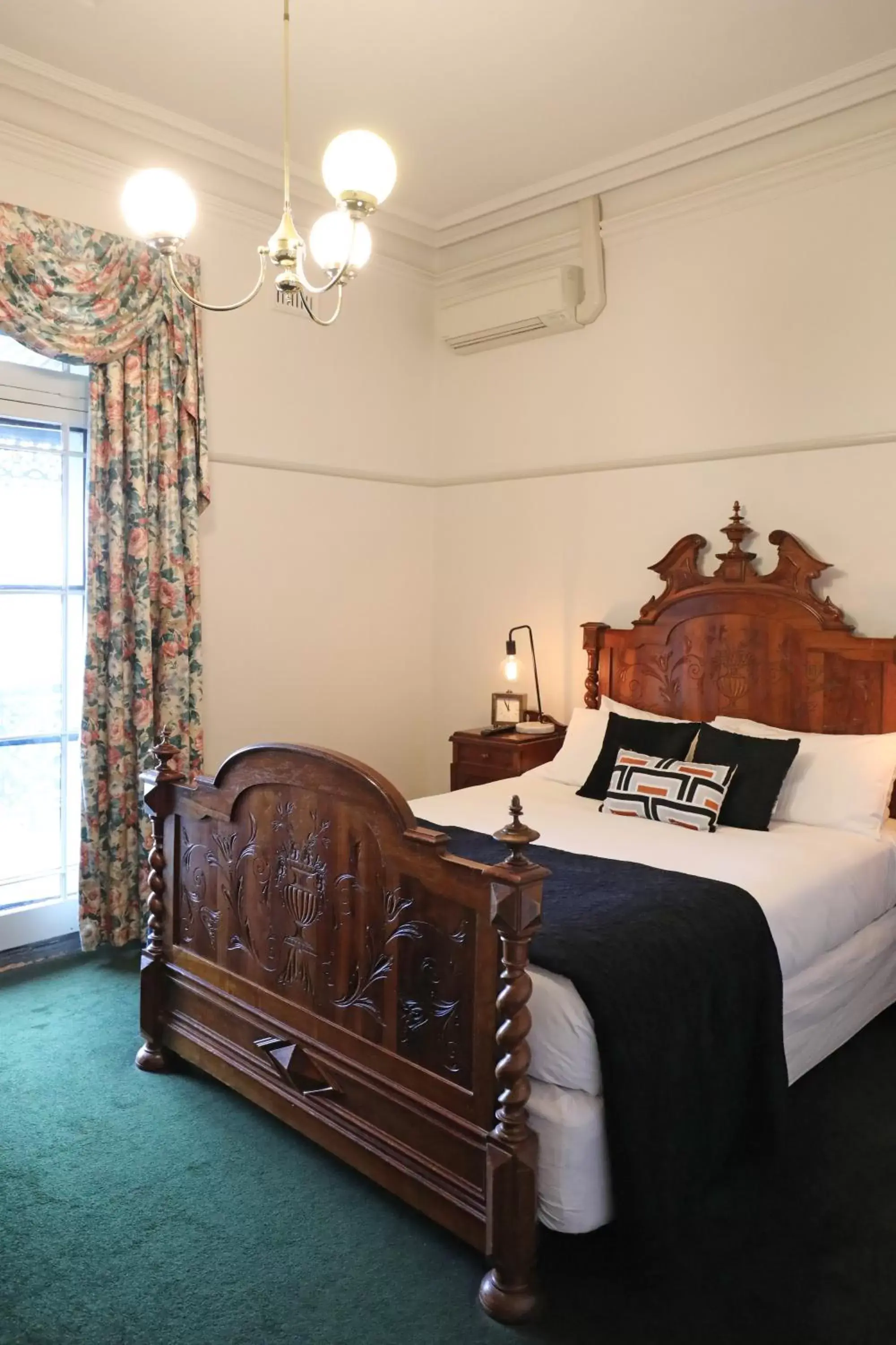 Bed in Yarra Valley Grand Bed in Yarra Valley Grand