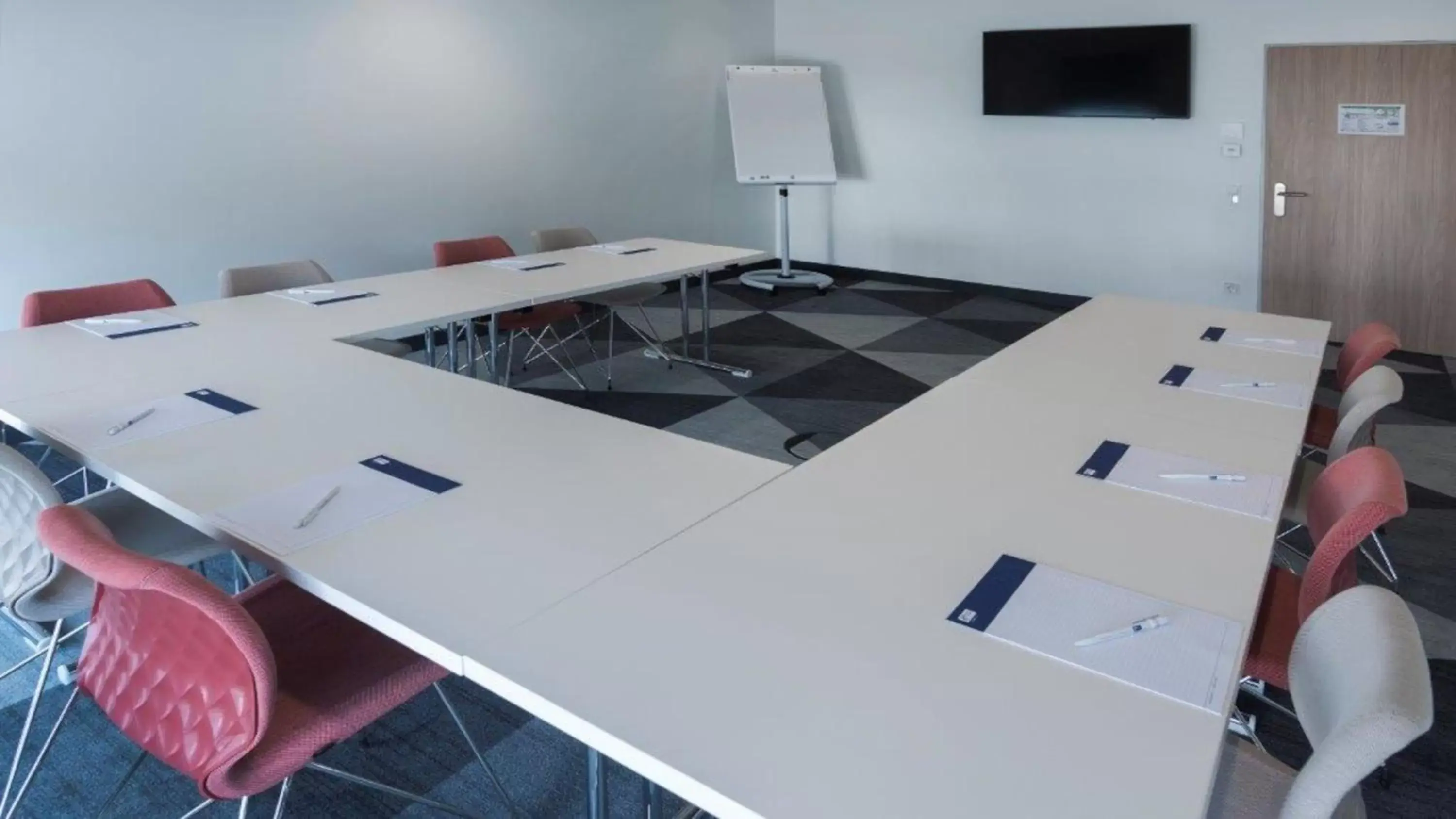 Meeting/conference room in Holiday Inn Express - Wiesbaden, an IHG Hotel