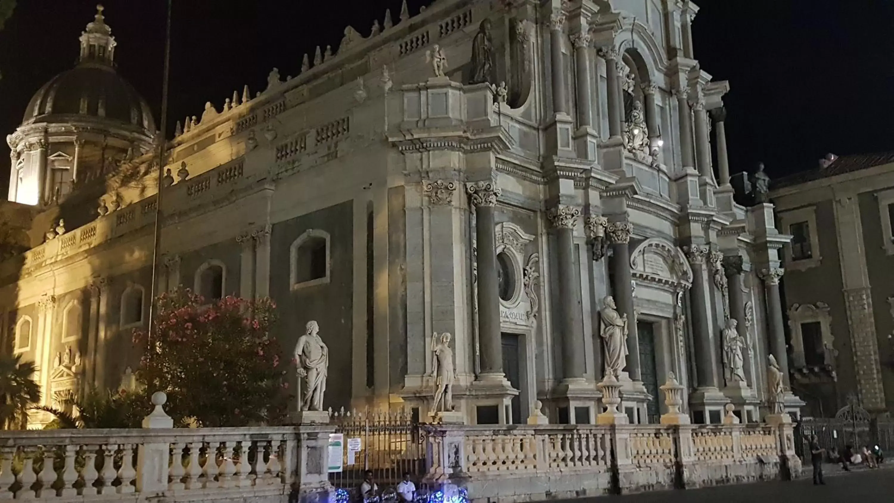 Nearby landmark in B&B Giardino Bellini-centro