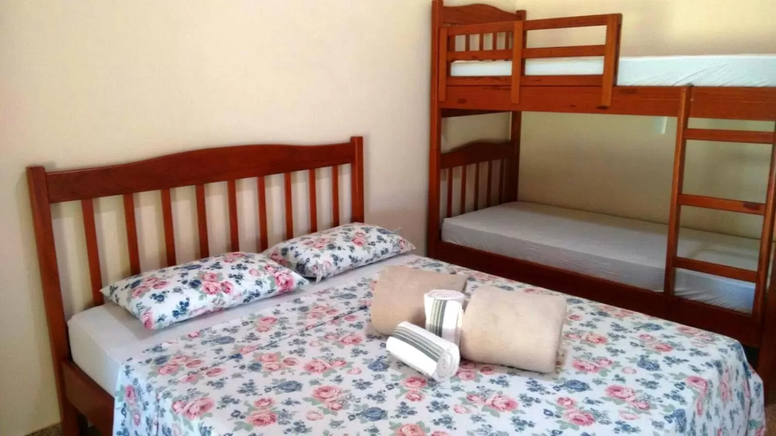 Photo of the whole room, Bed in Pousada Sorocabana
