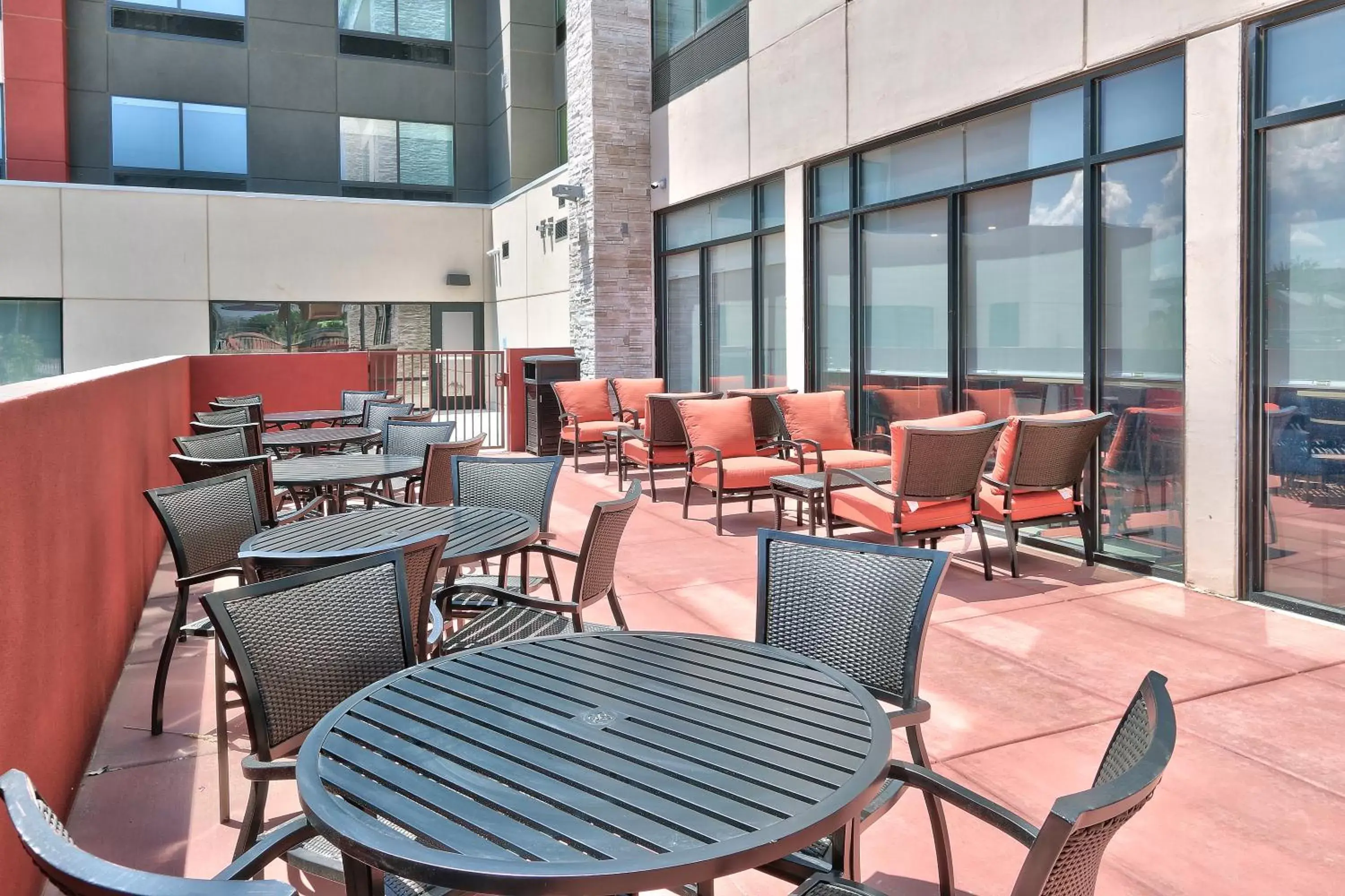 Patio, Restaurant/Places to Eat in Holiday Inn Express & Suites - Albuquerque East, an IHG Hotel