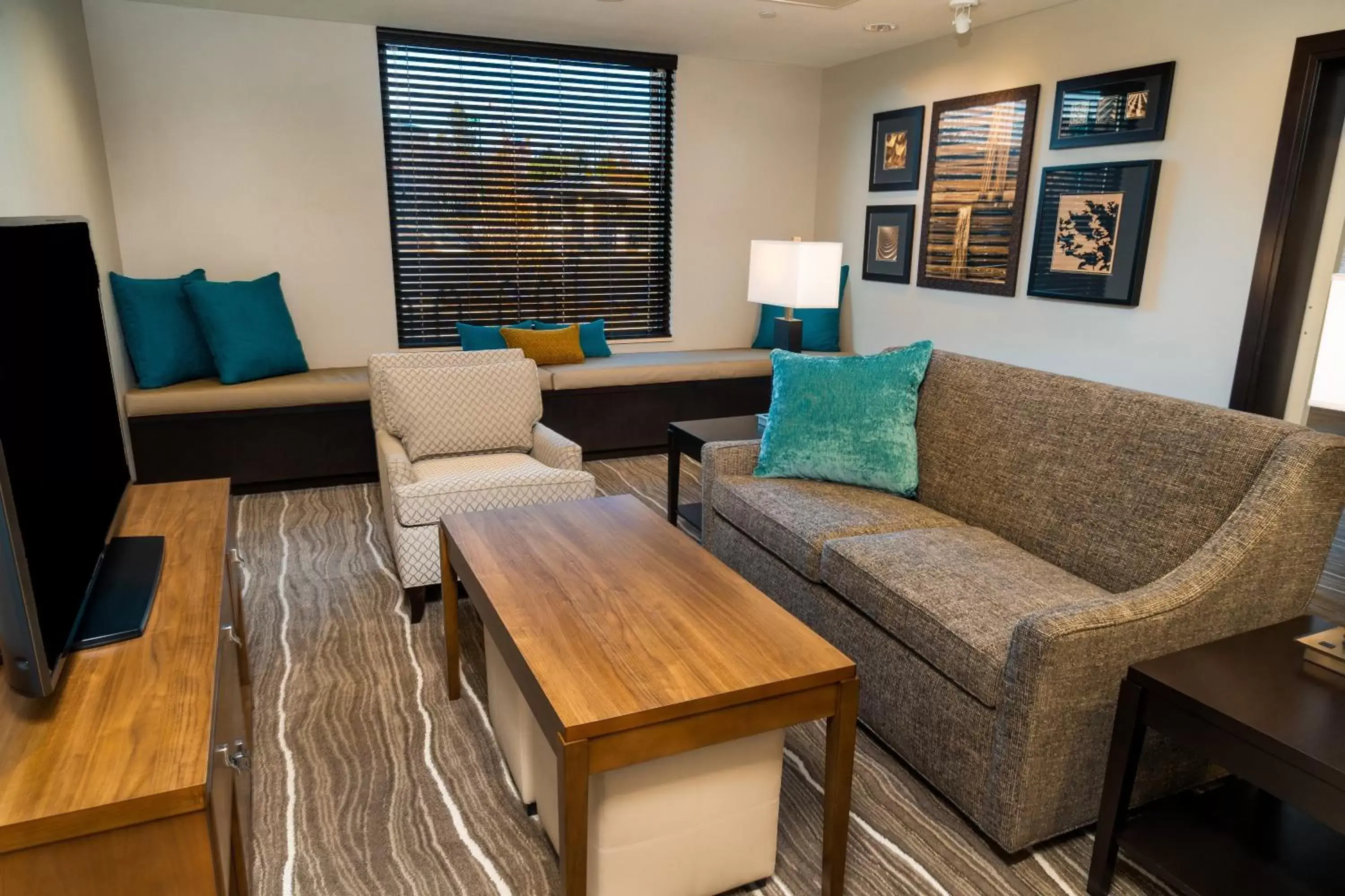 Lobby or reception, Seating Area in Staybridge Suites Coeur d'Alene, an IHG Hotel